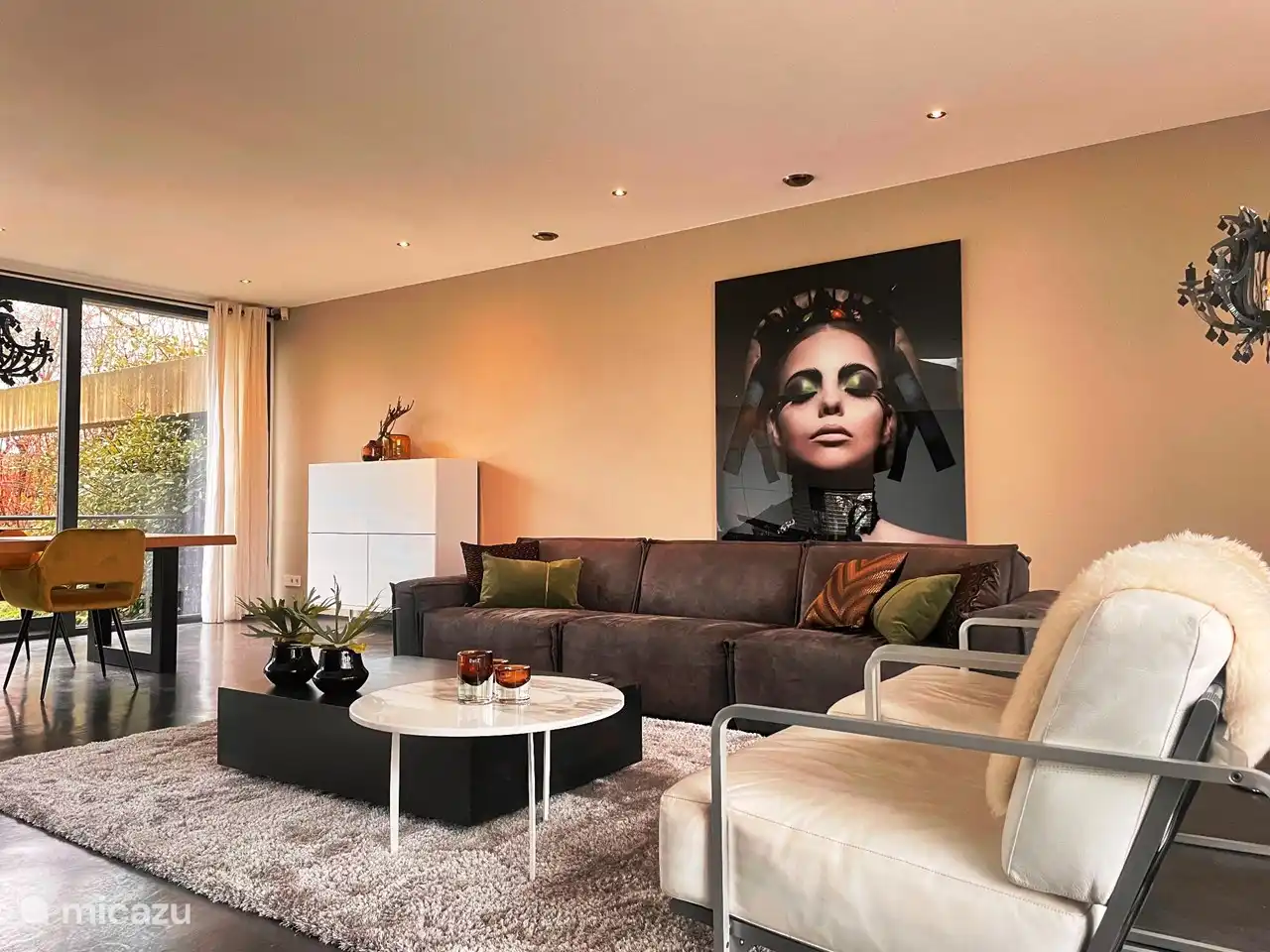 living room overlooking terrace and on the other side overlooking the golf course