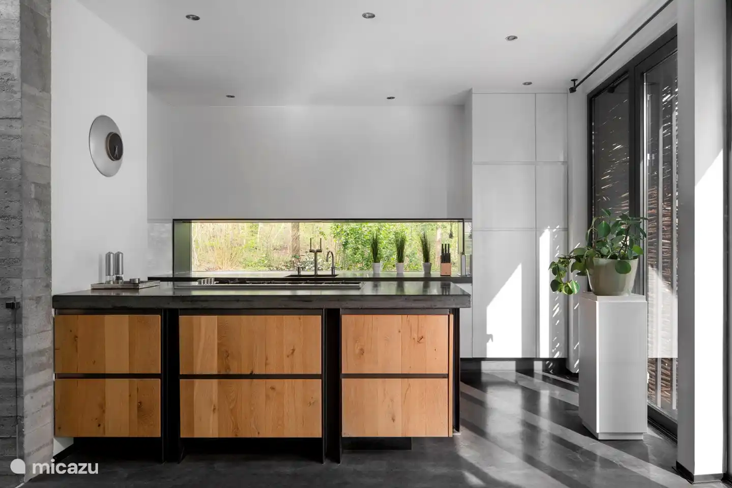 Kitchen with lots of cupboard space