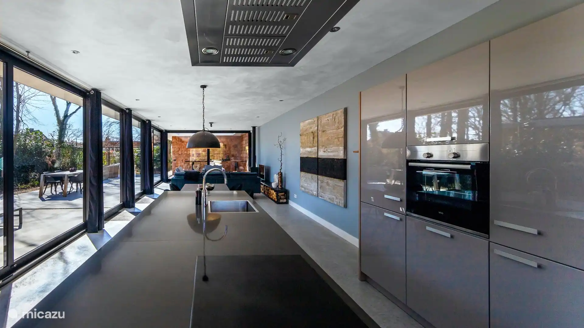 Open keuken met koelkast, vaatwasser, Quooker