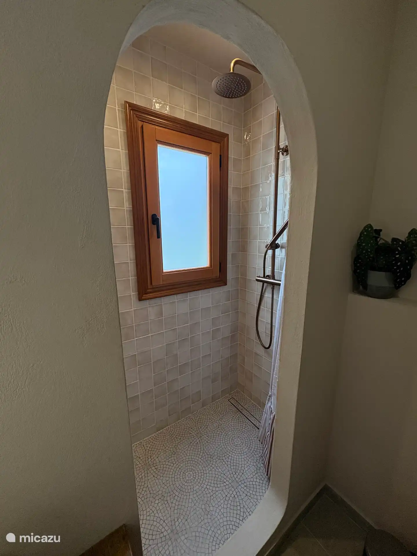 Badkamer 2 en gastentoilet