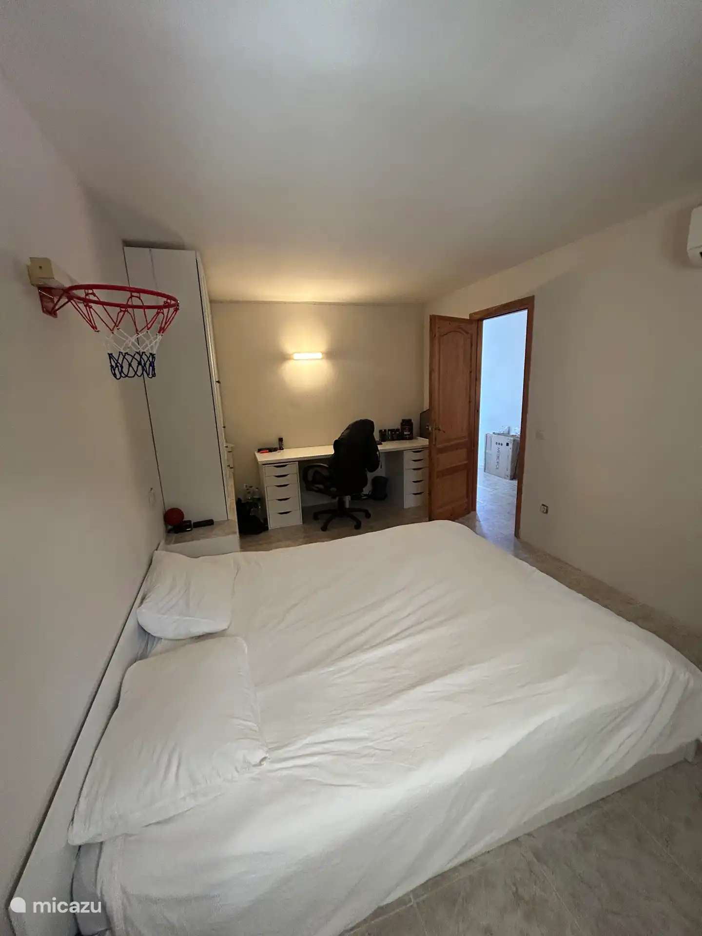 4e slaapkamer in beneden appartement