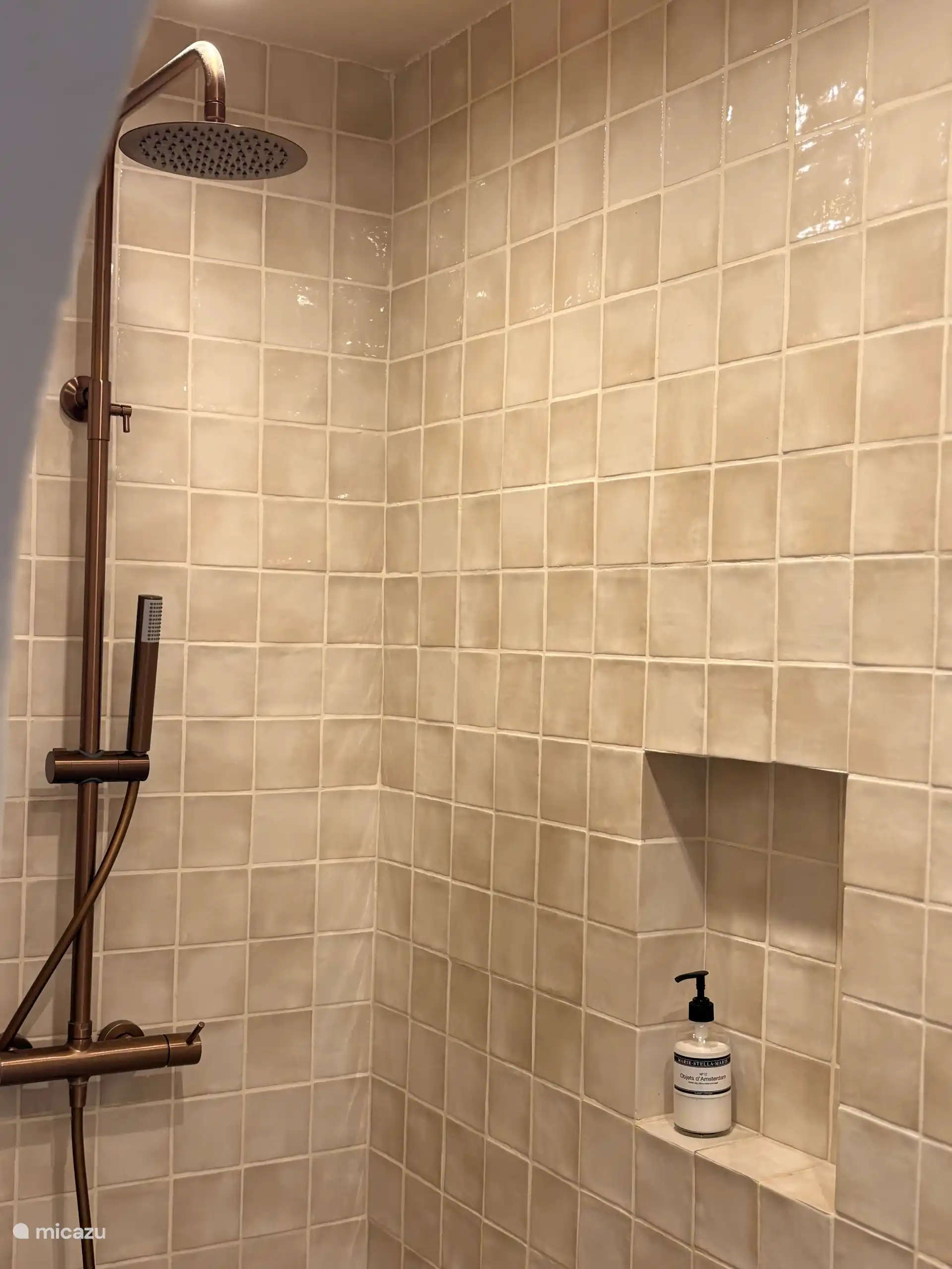 Badkamer grote slaapkamer
