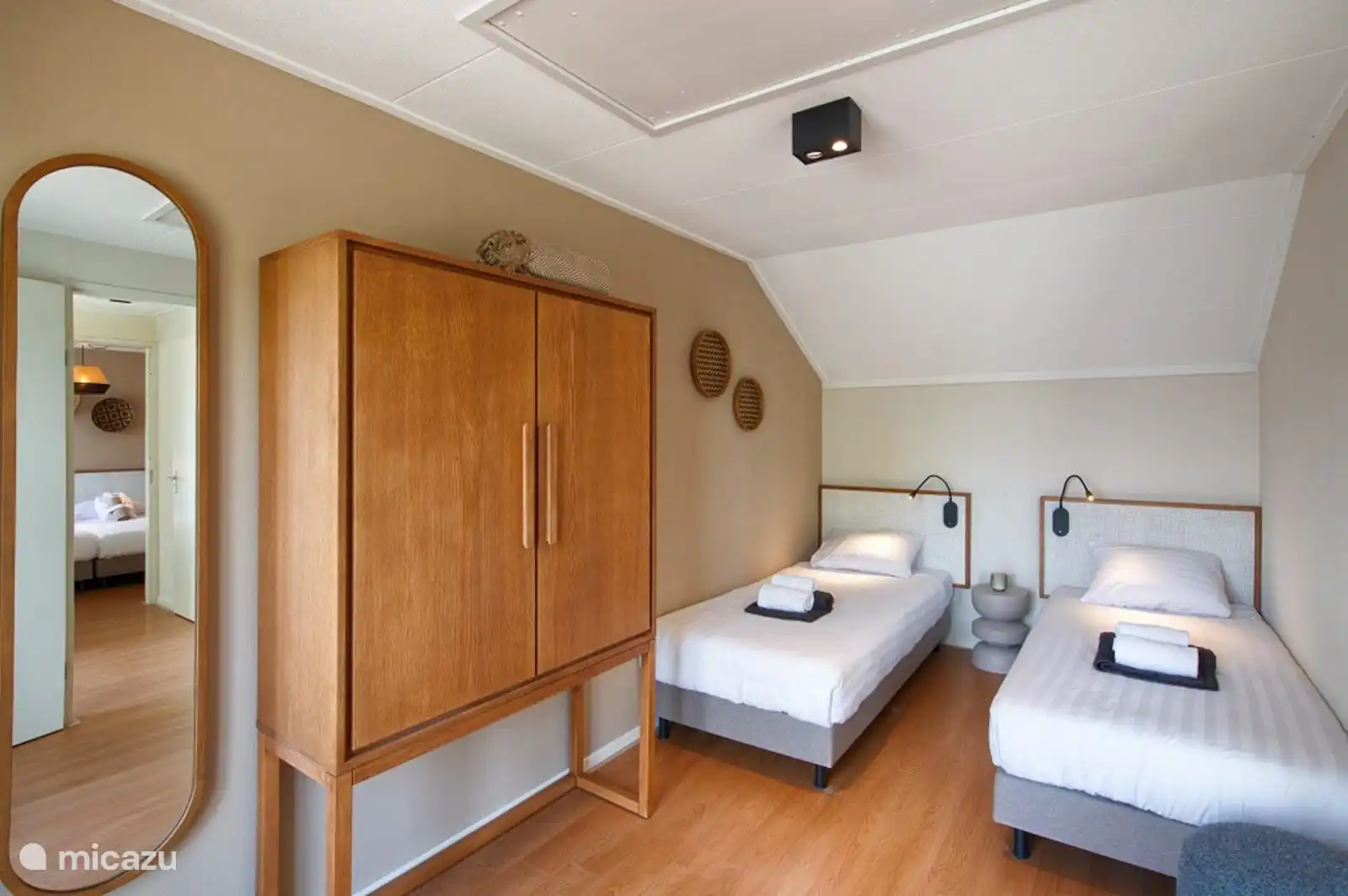 Dormitorio de arriba