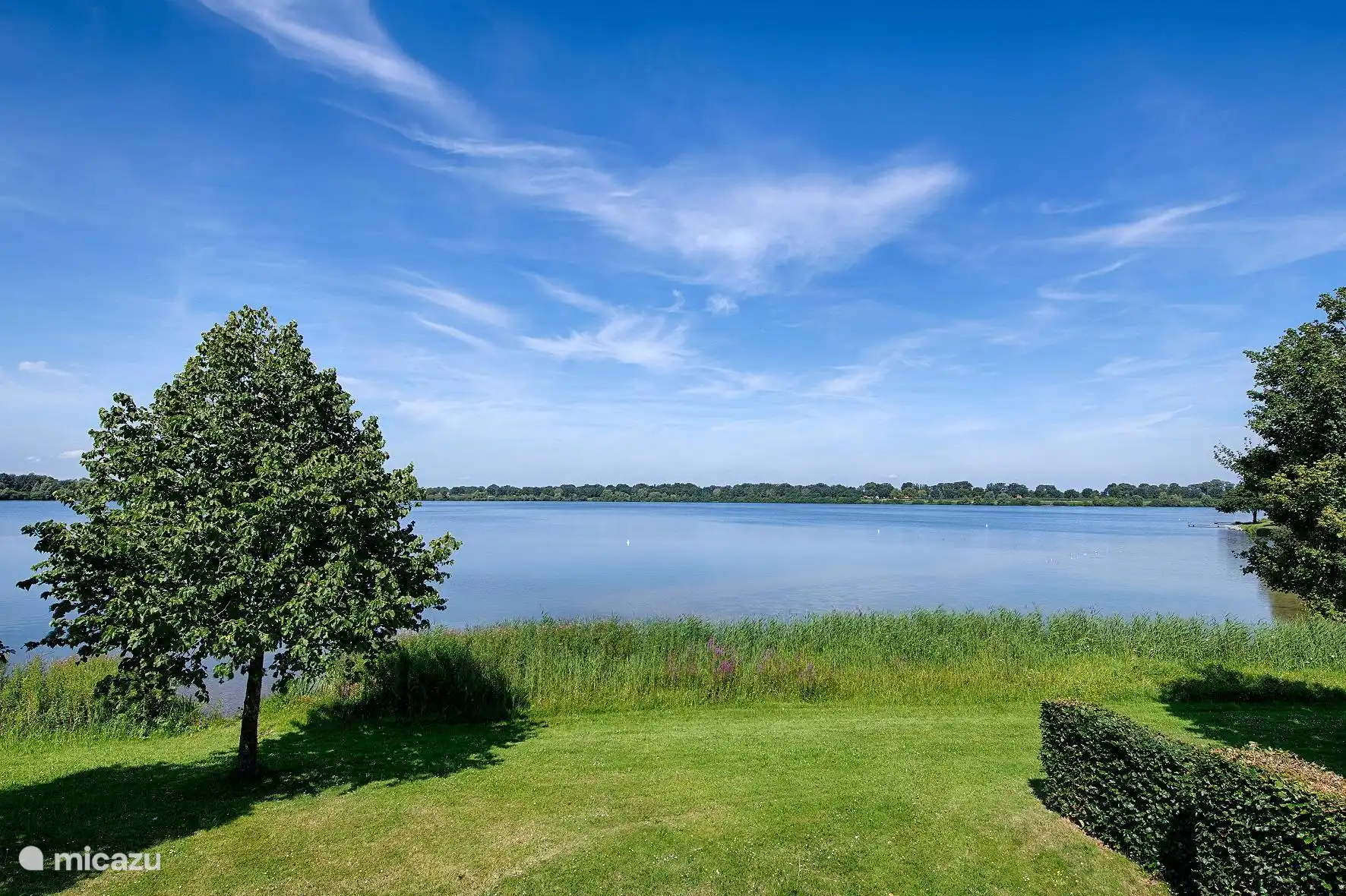 Uitzicht over water