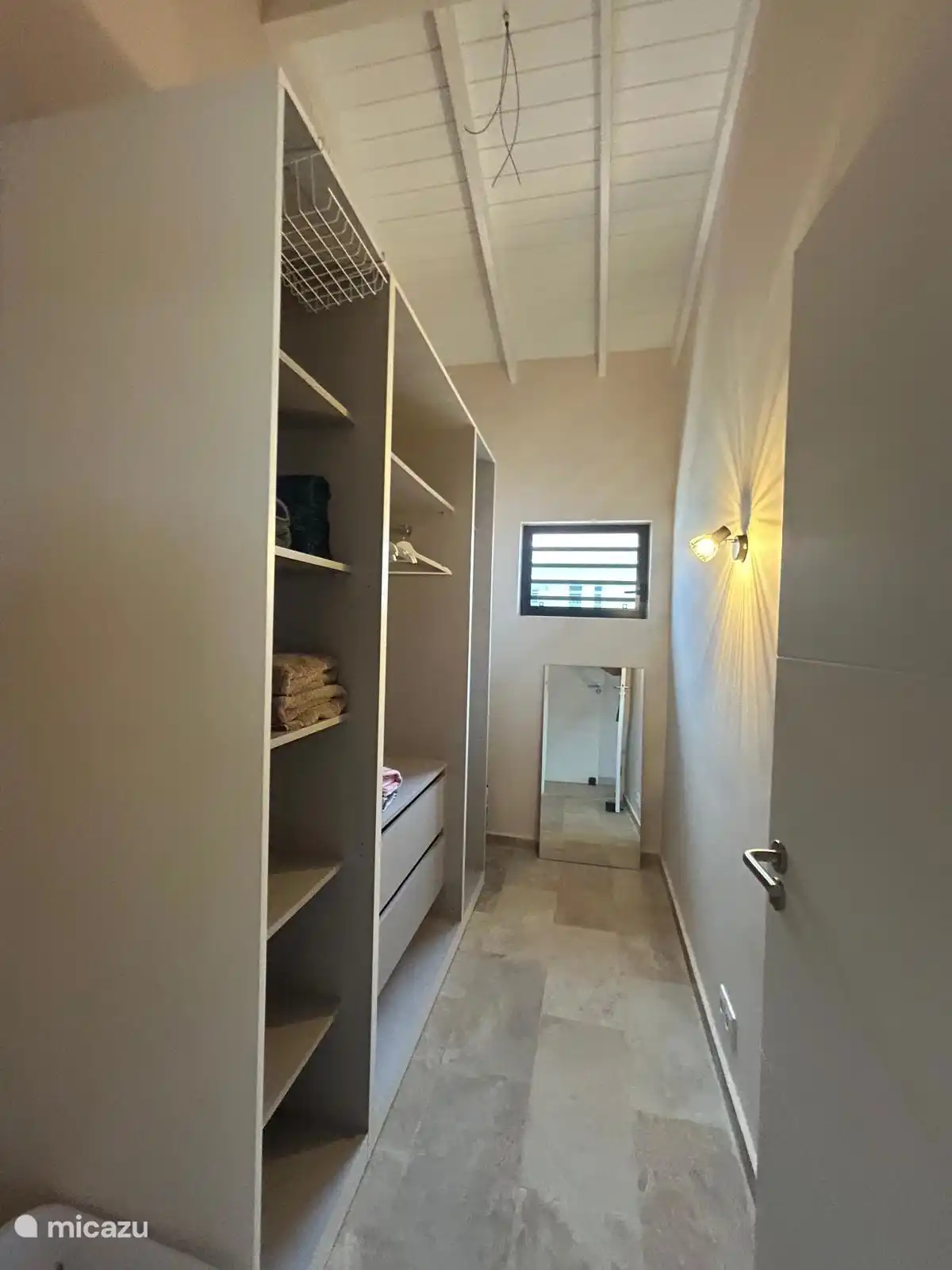 Vestidor espacioso 
