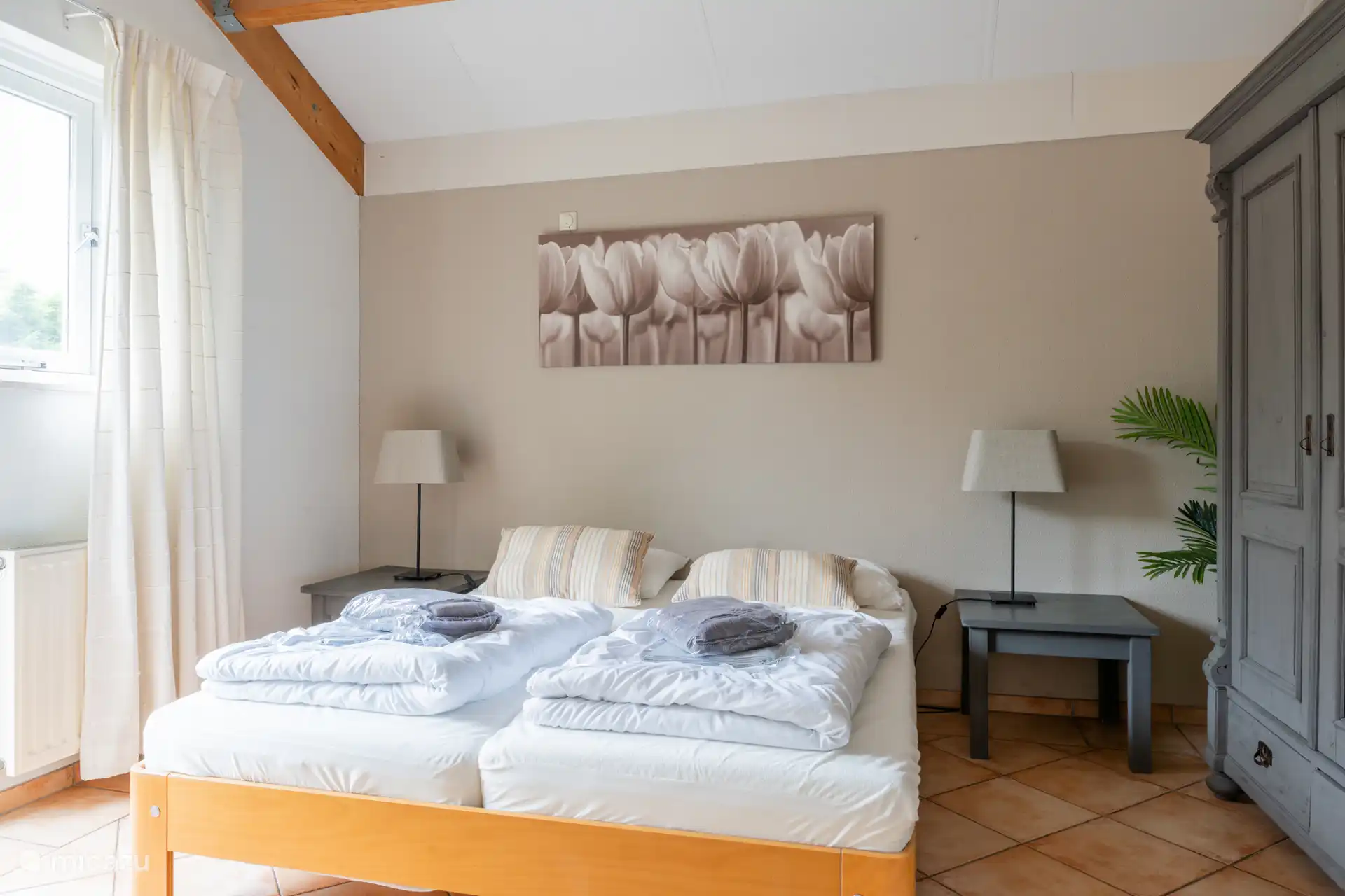 Bedroom 1
1 double bed