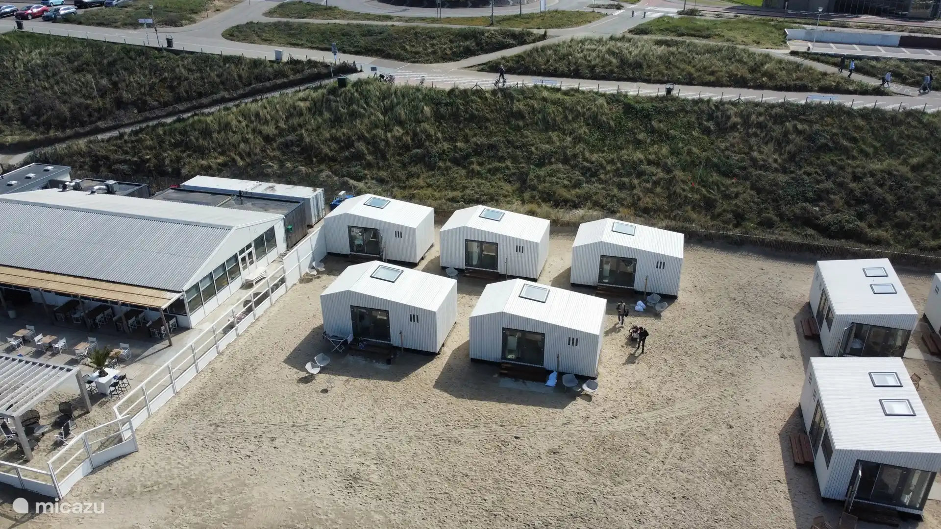 Les maisons de plage sont situées sur la plage de Zandvoort.