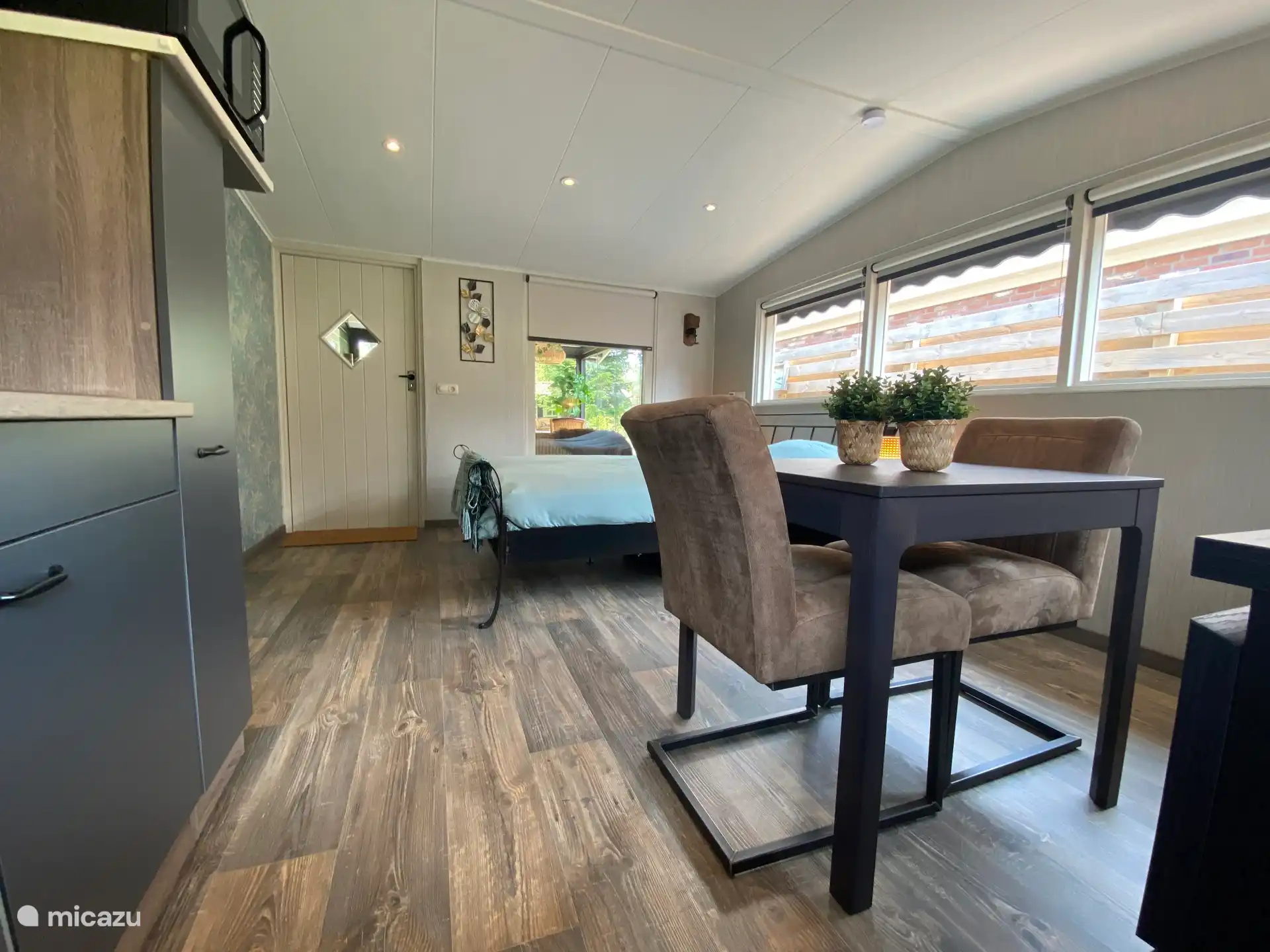 Heerlijk comfortabel, knus huisje voor twee personen (en een baby) in een rustige omgeving.