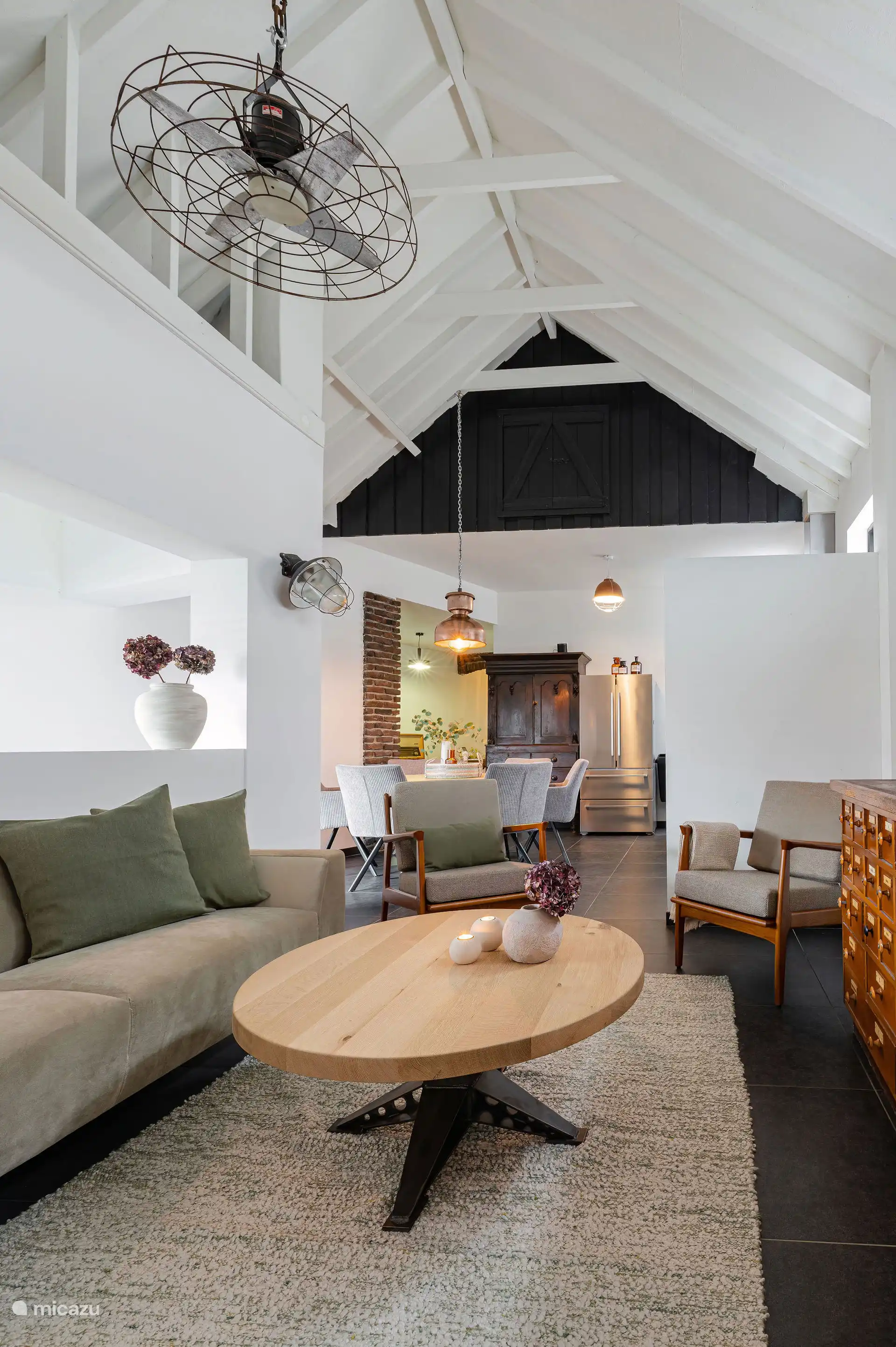 Wohnzimmer und Essbereich