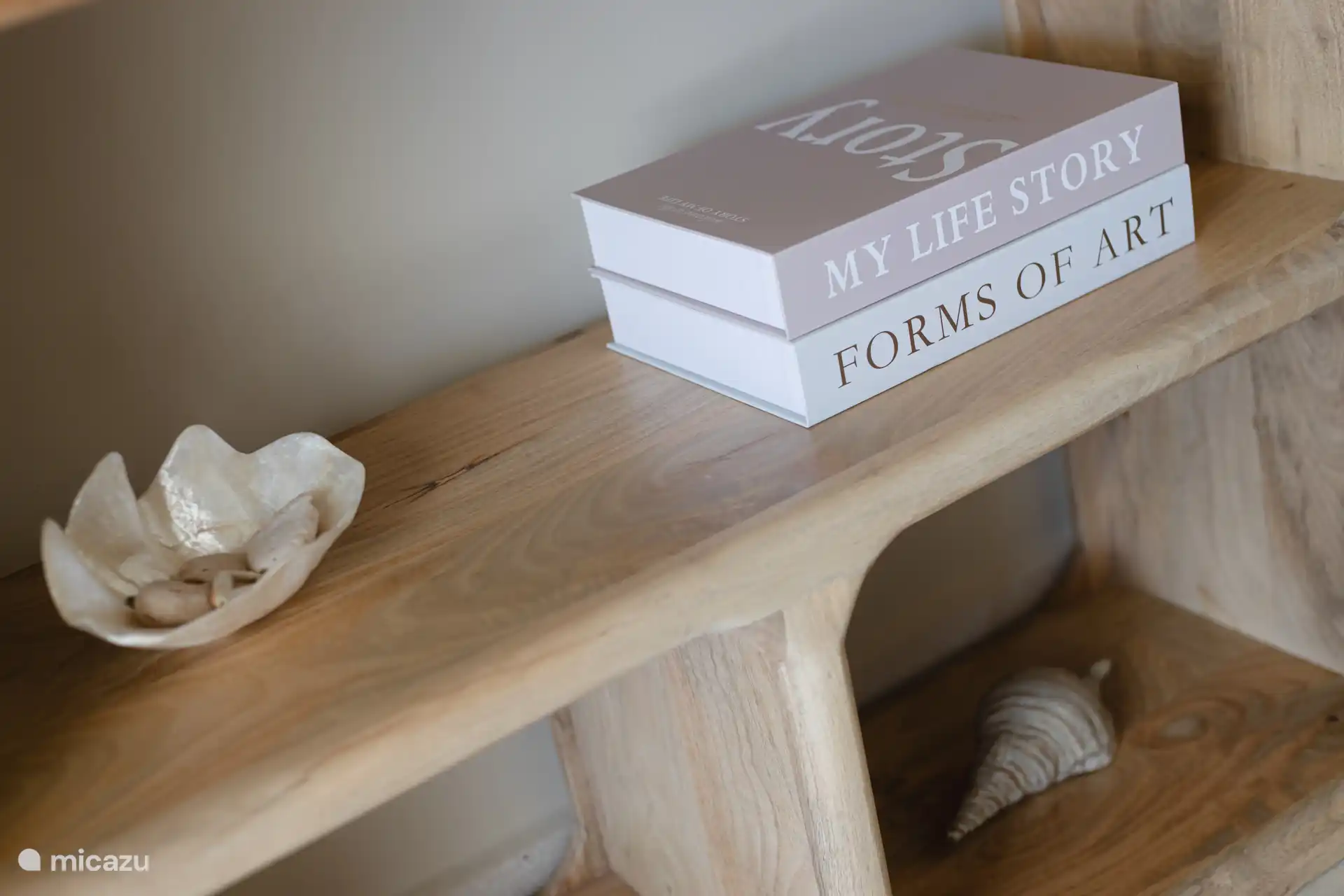 Tijdloos ingericht TV meubel