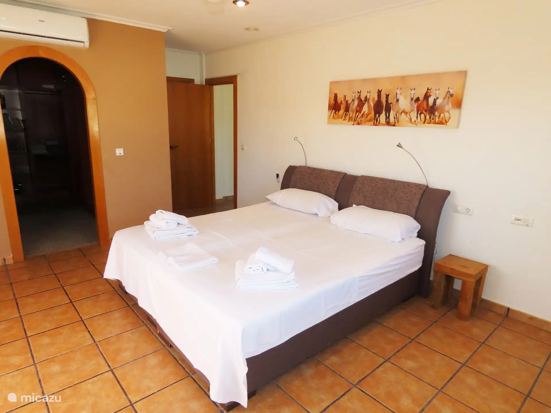 Des chambres spacieuses où les lits peuvent être utilisés comme lits simples ou doubles. 