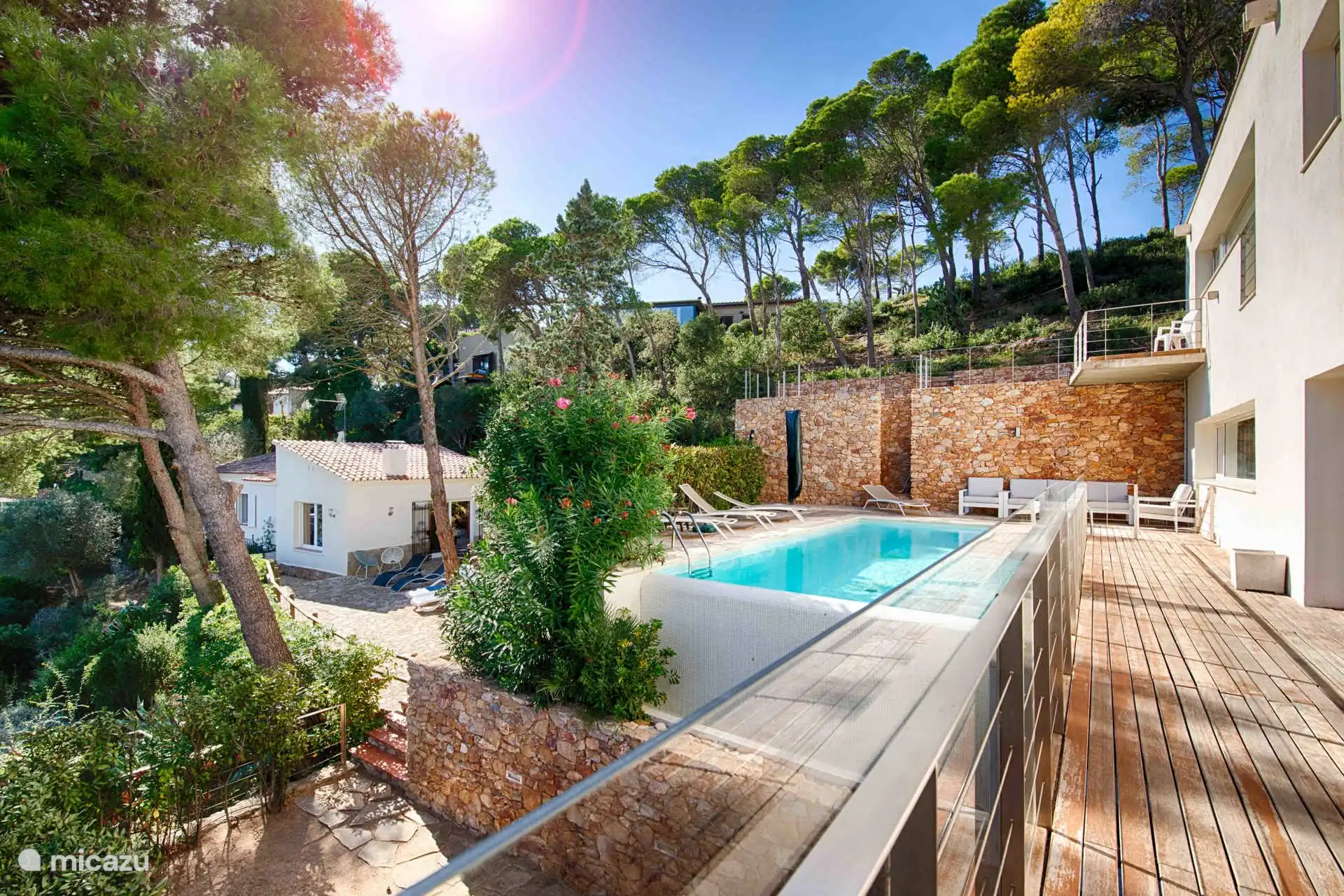 Conexiones de piscina y casita