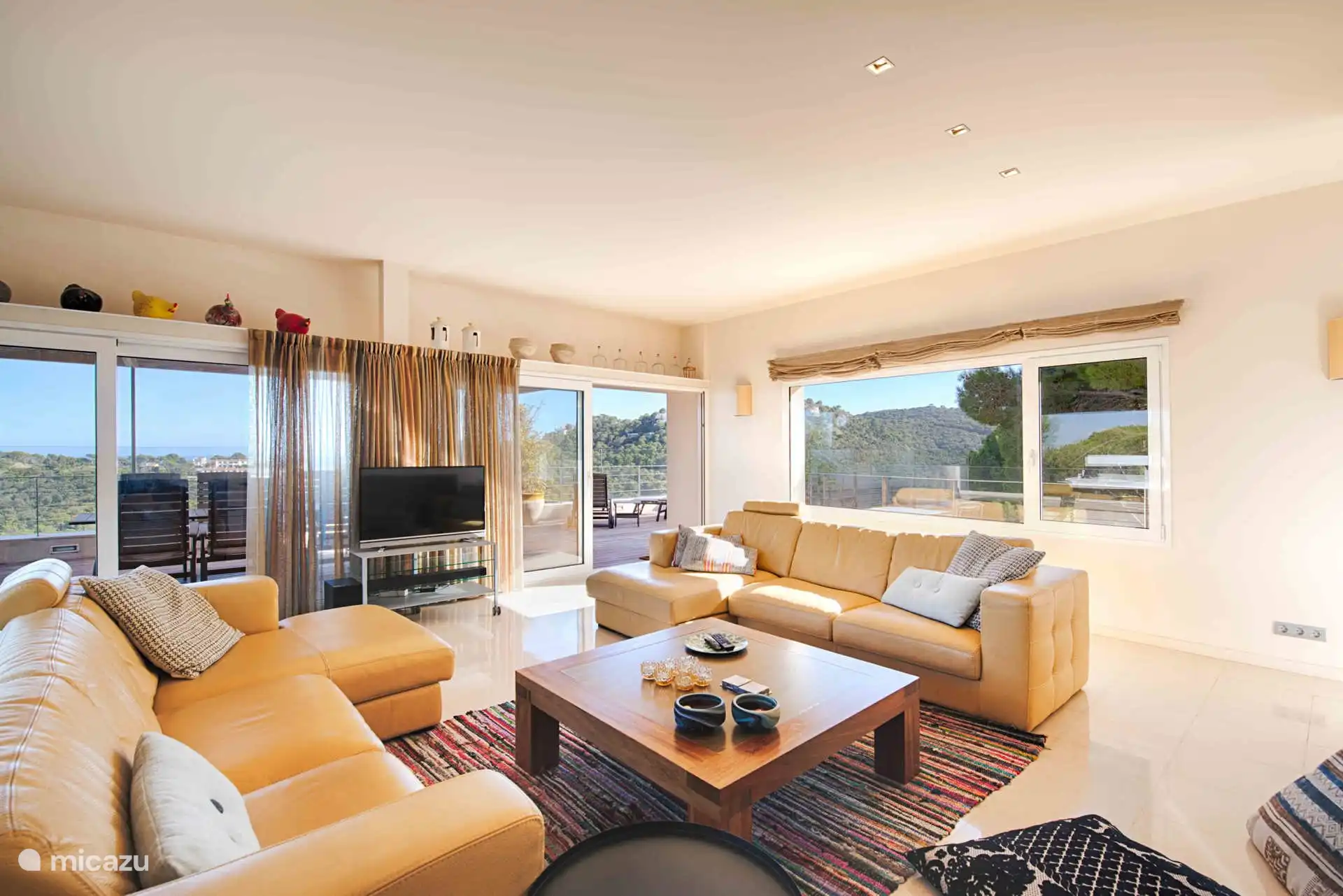 Salón casa principal