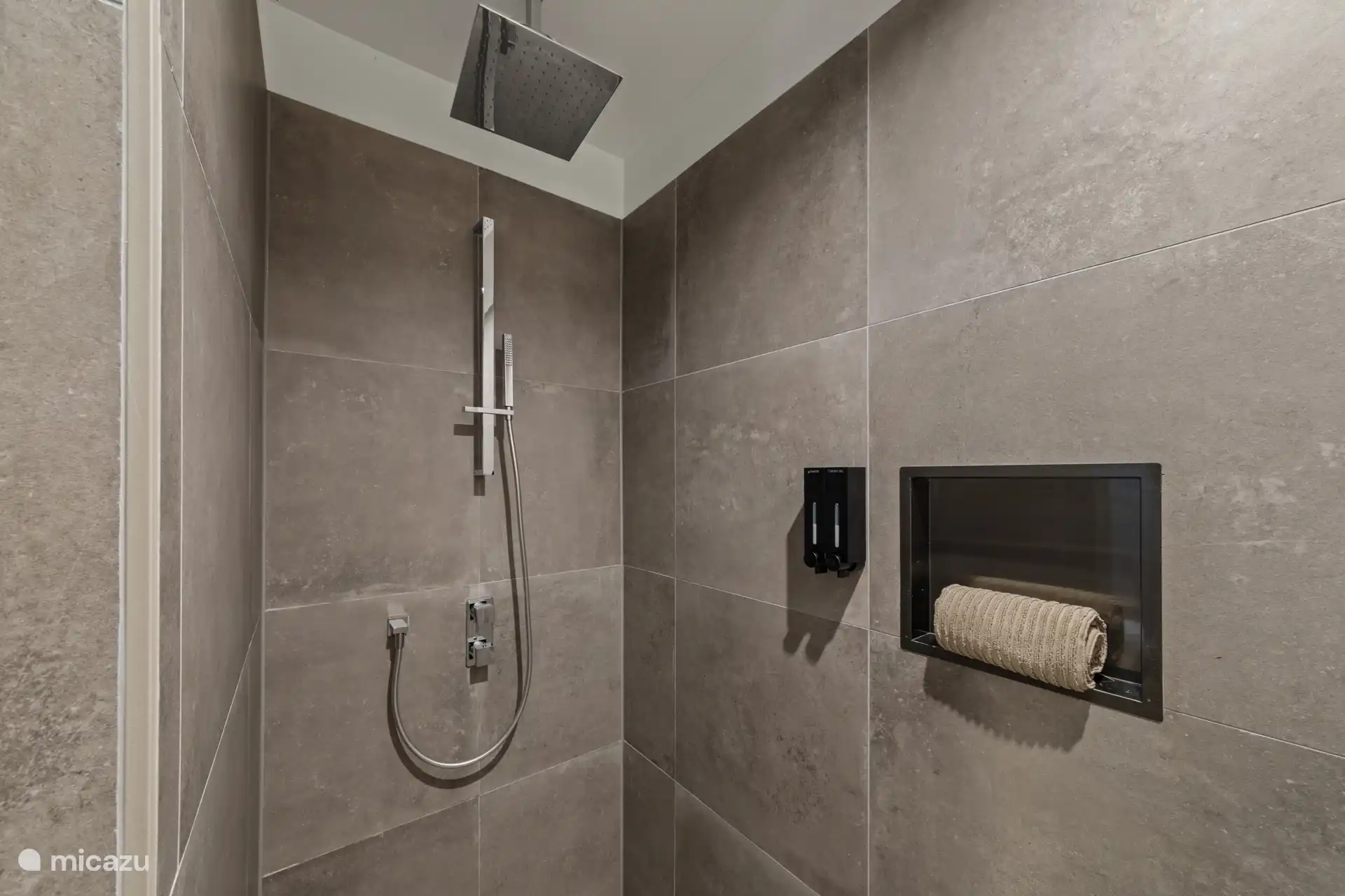 Badezimmer – Begehbare Dusche