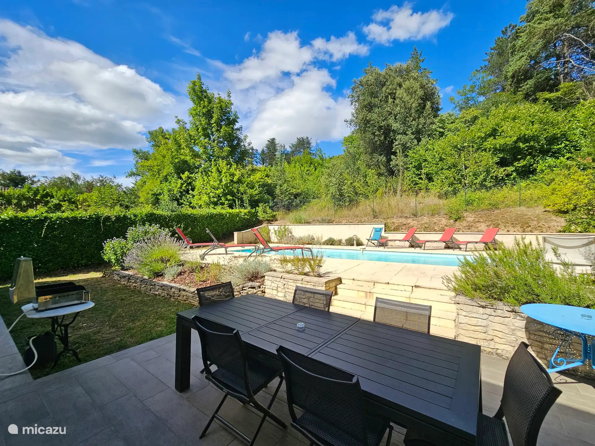 Desde la terraza vista de la piscina