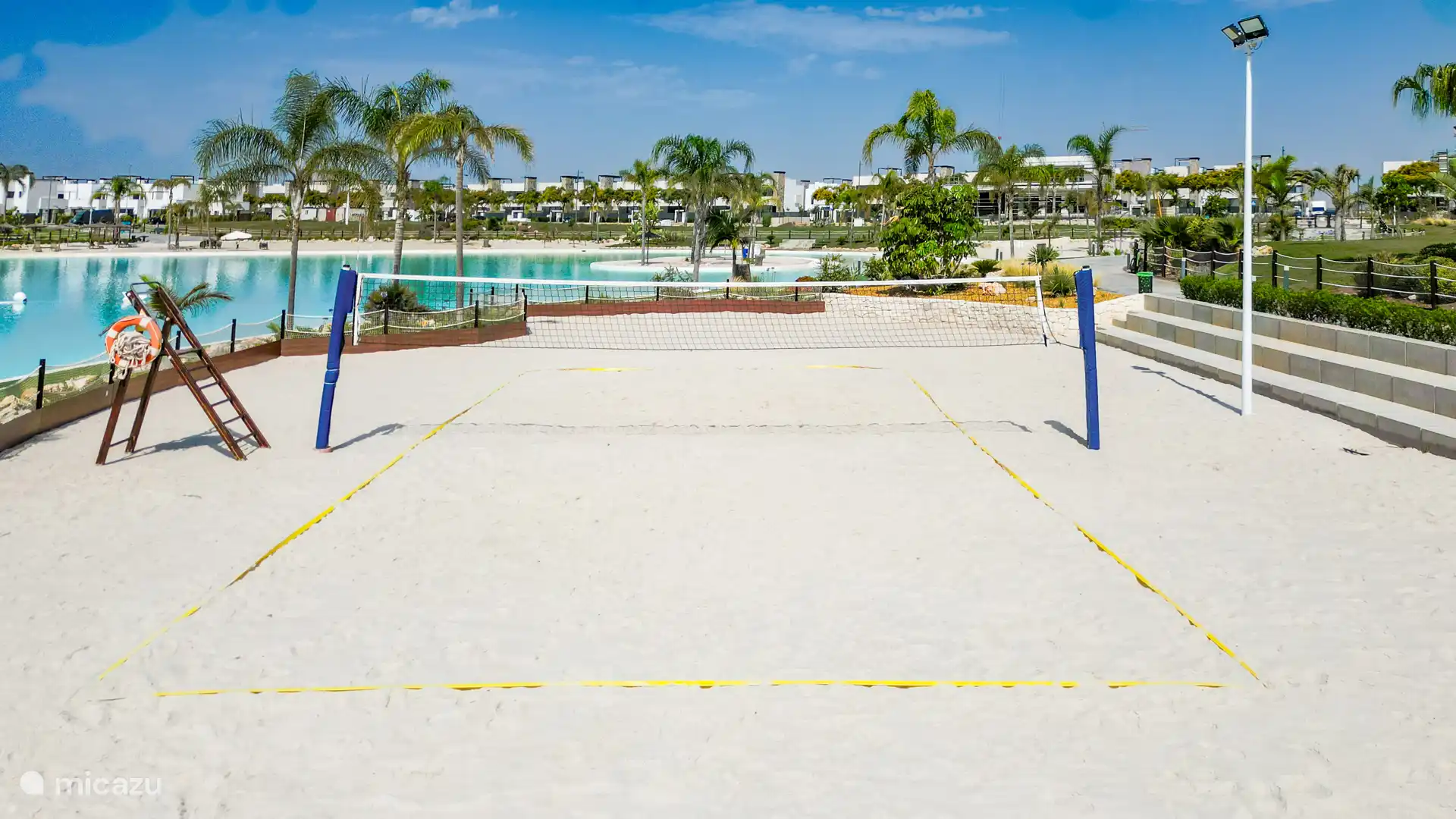beach volley area aan de laguna