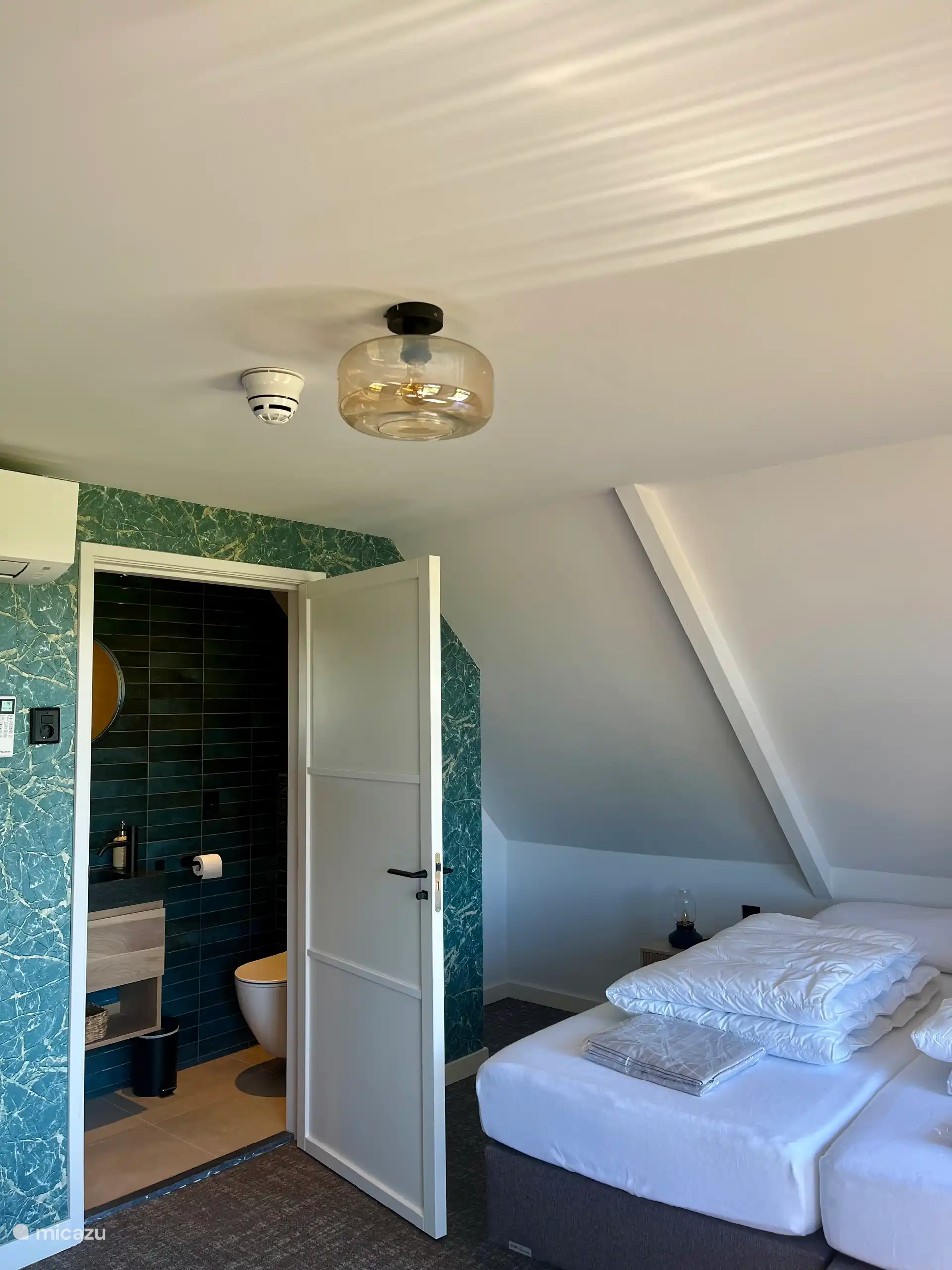 Slaapkamer met badkamer ensuite