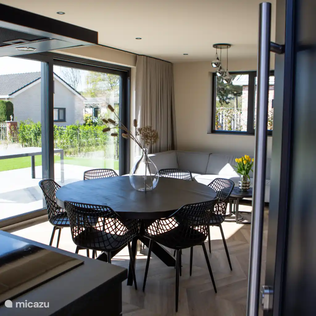 Prachtige bungalow Baarland