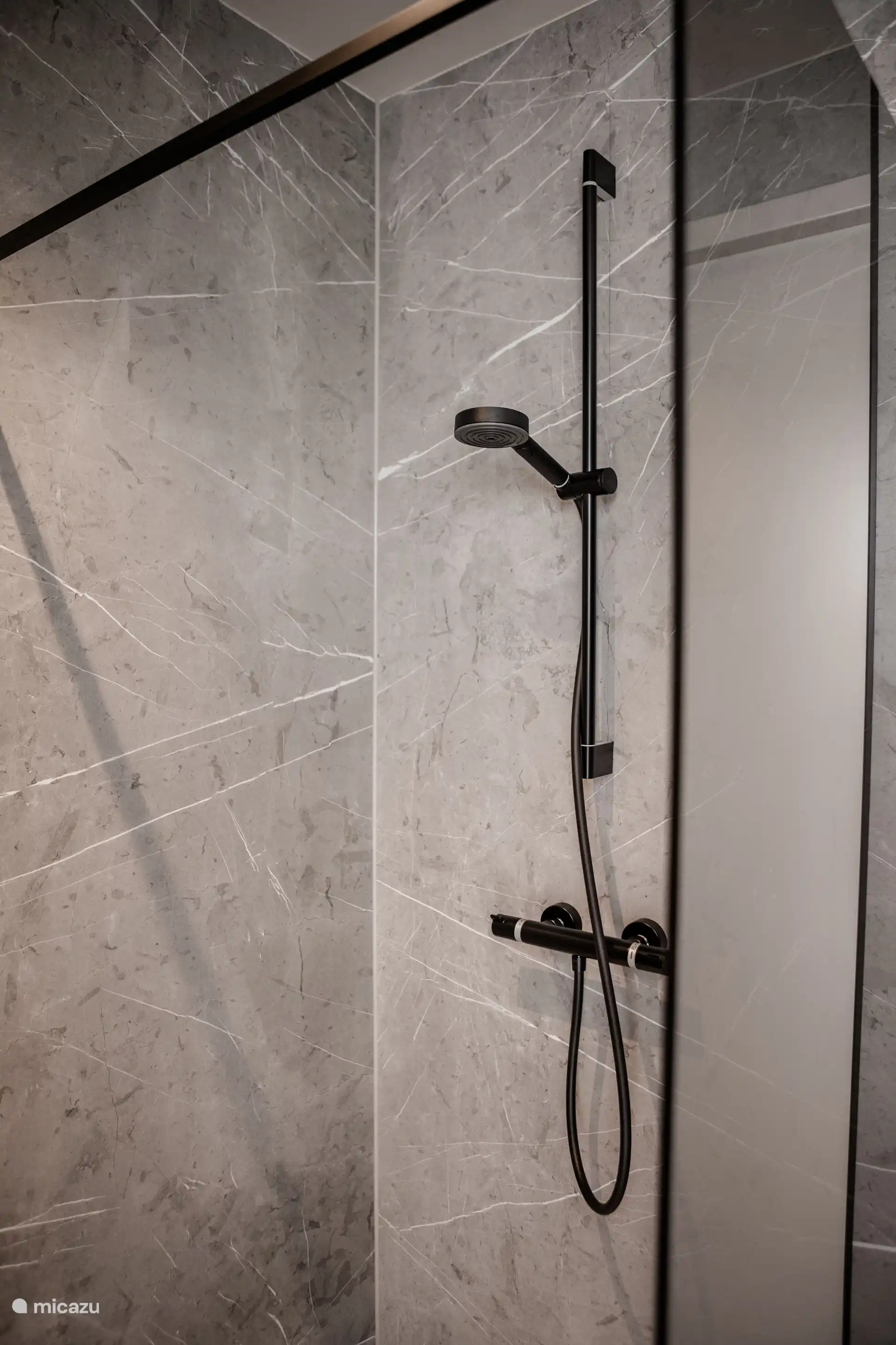 Douche de salle de bain