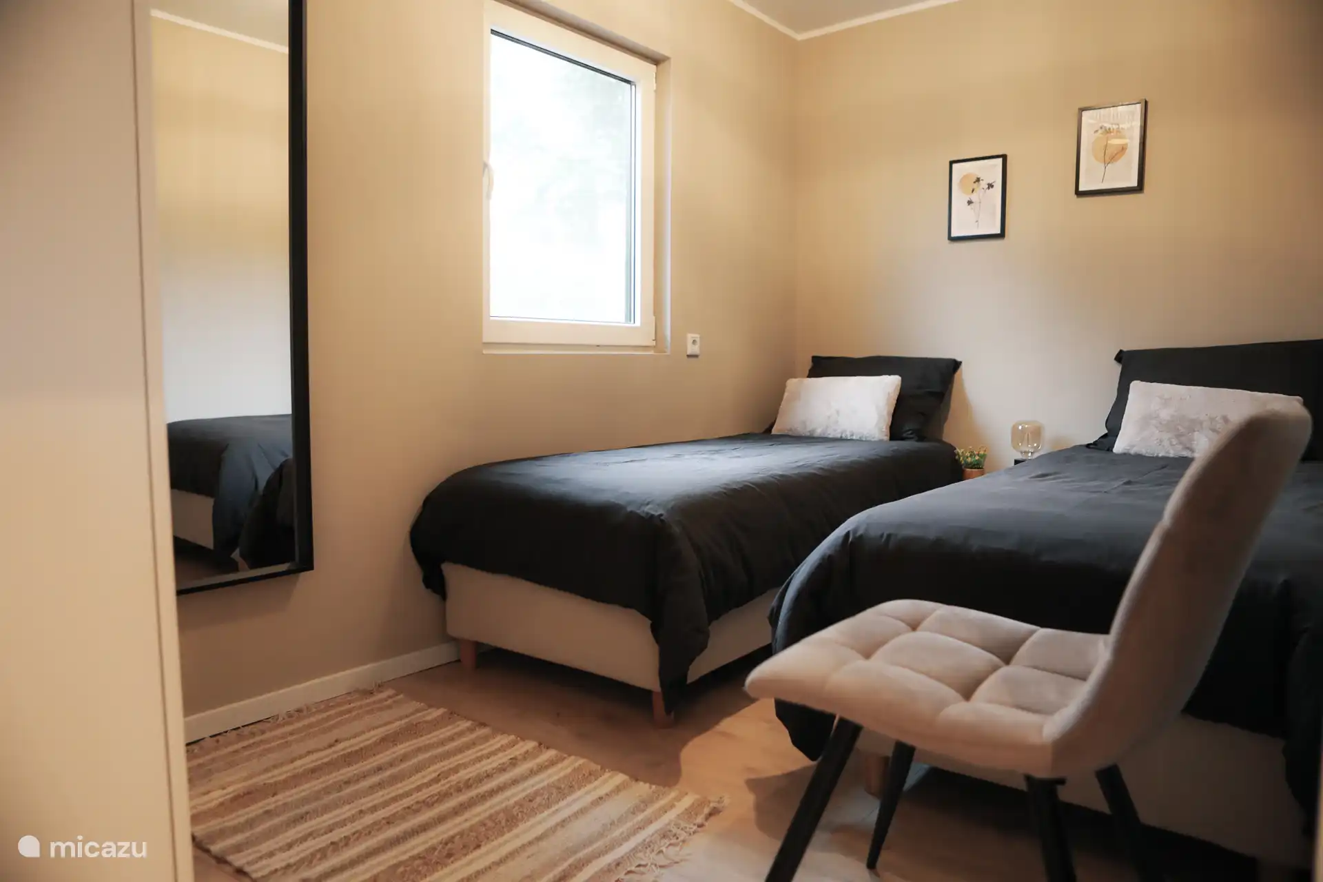 Slaapkamer 1
2 eenpersoons bedden