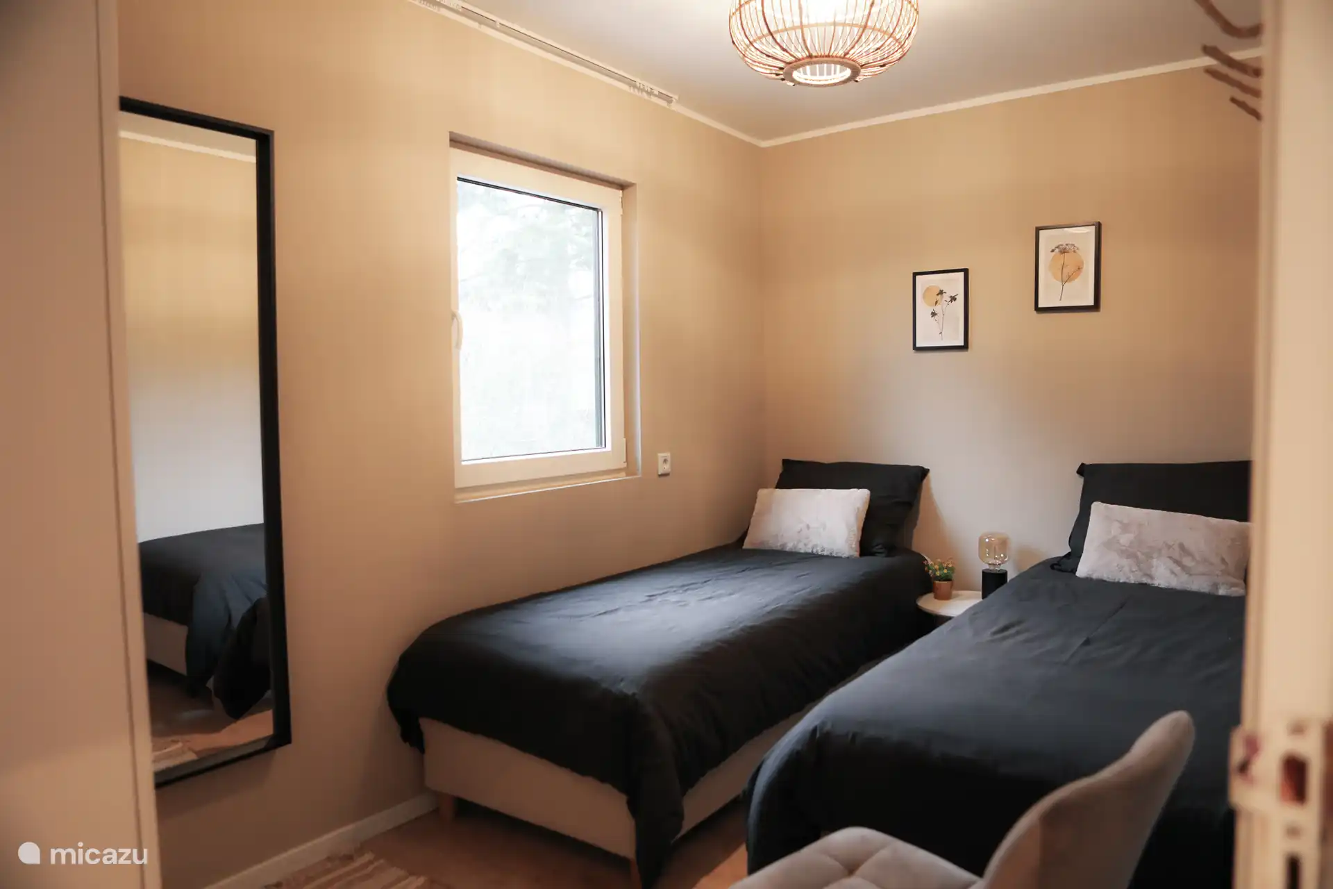 Slaapkamer 1
2 eenpersoonsbedden