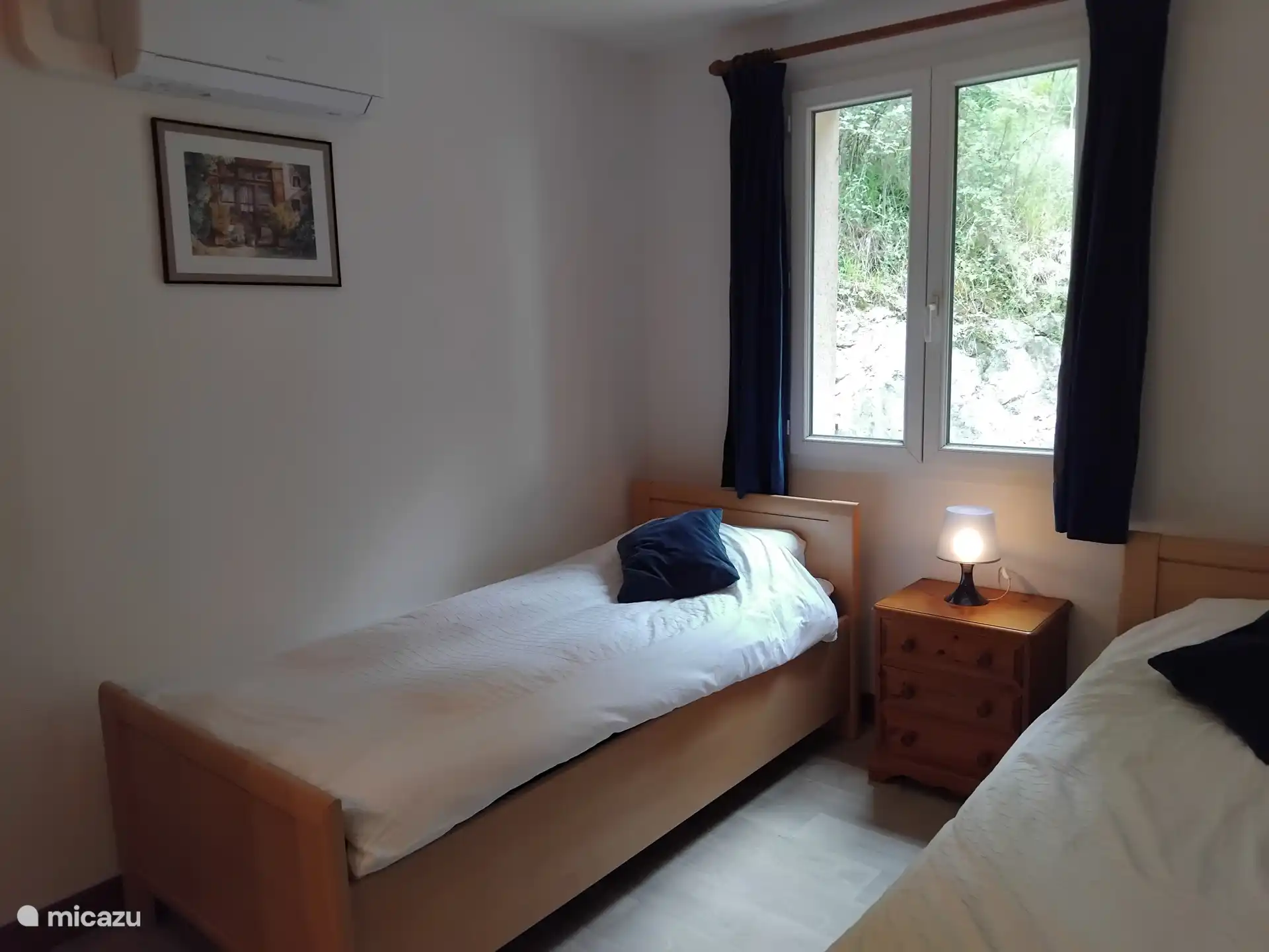 Dormitorio 1 con 2 camas individuales (90x200).