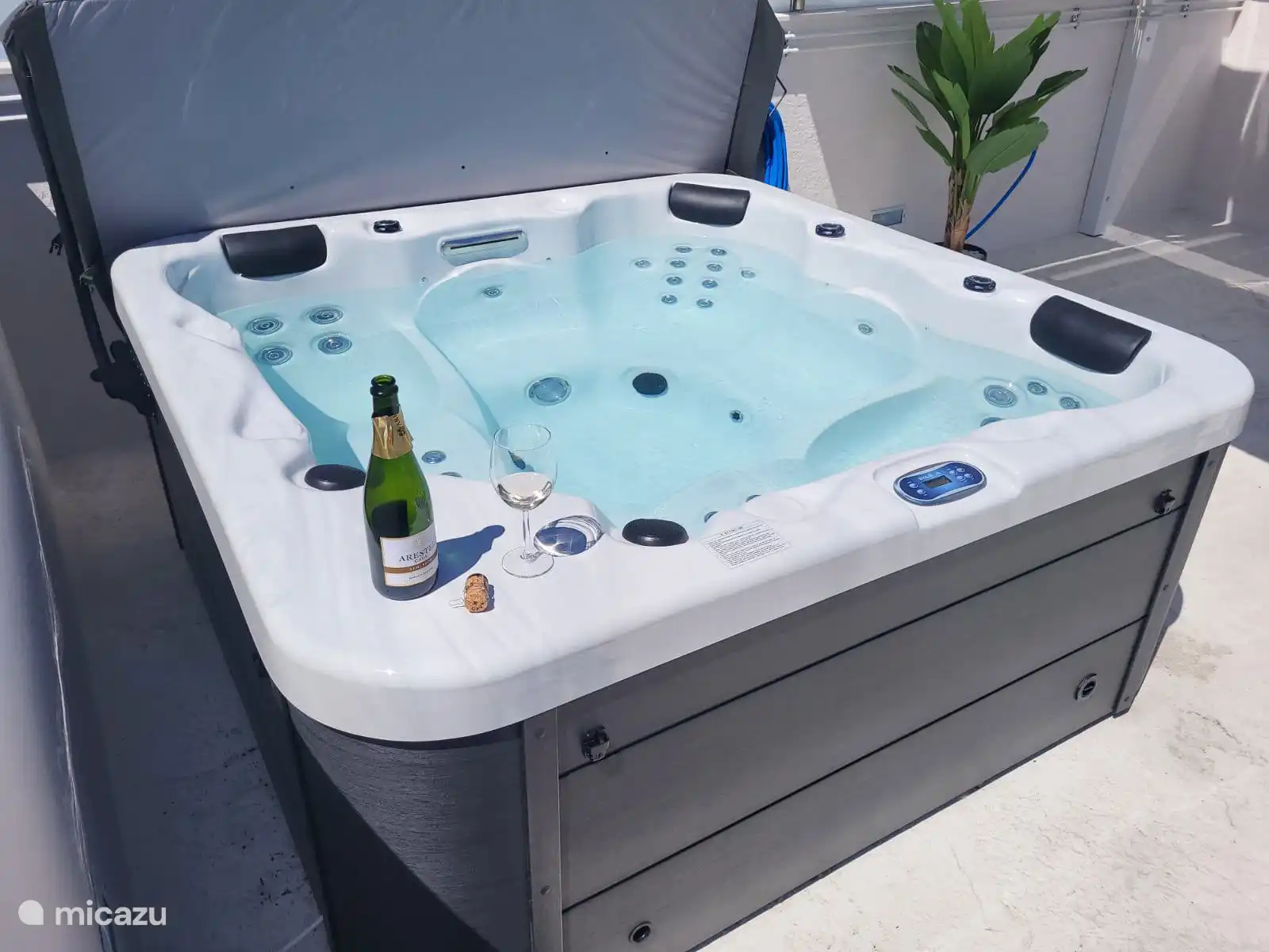 Jacuzzi