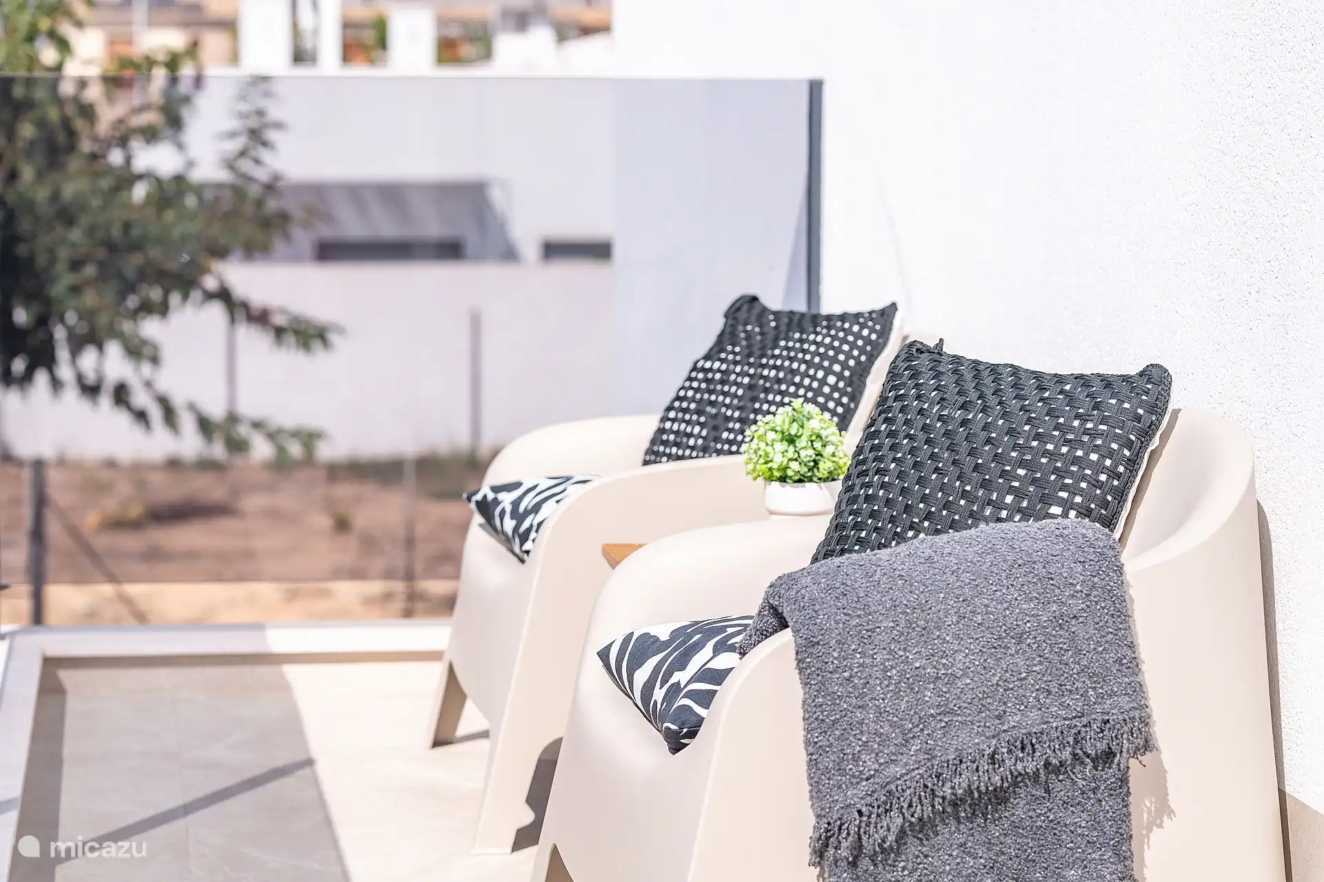 Privacidad en tu dormitorio con balcón