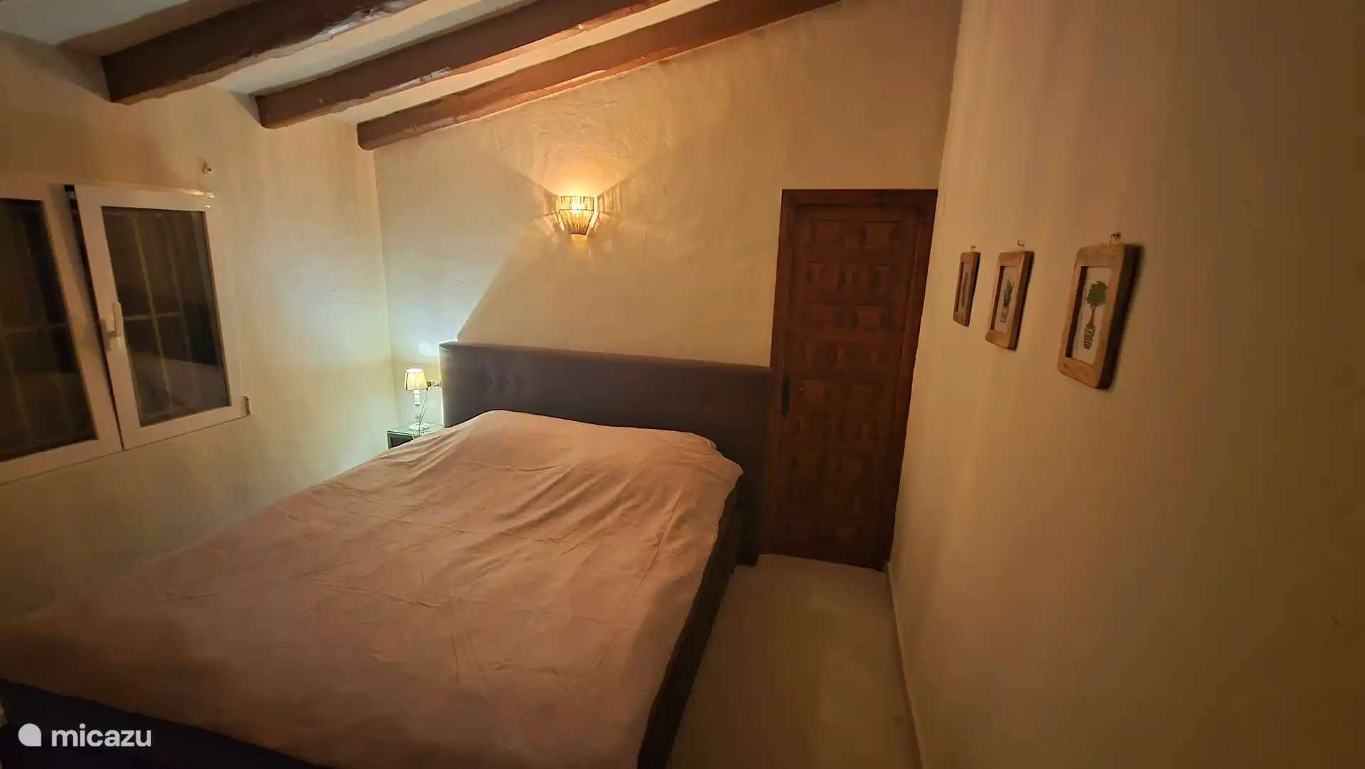 Slaapkamer 1 met airco en badkamer en suite 