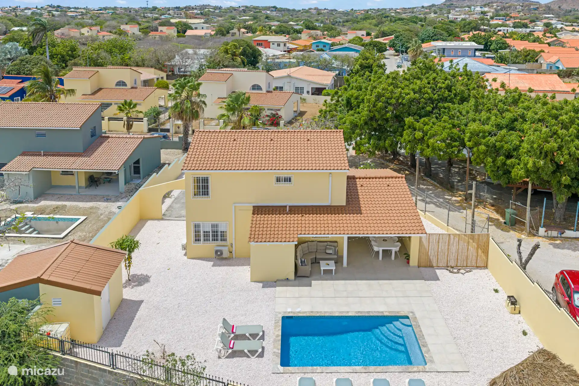 Disfruta de mucha privacidad, una piscina privada y encantadores espacios exteriores en Curazao