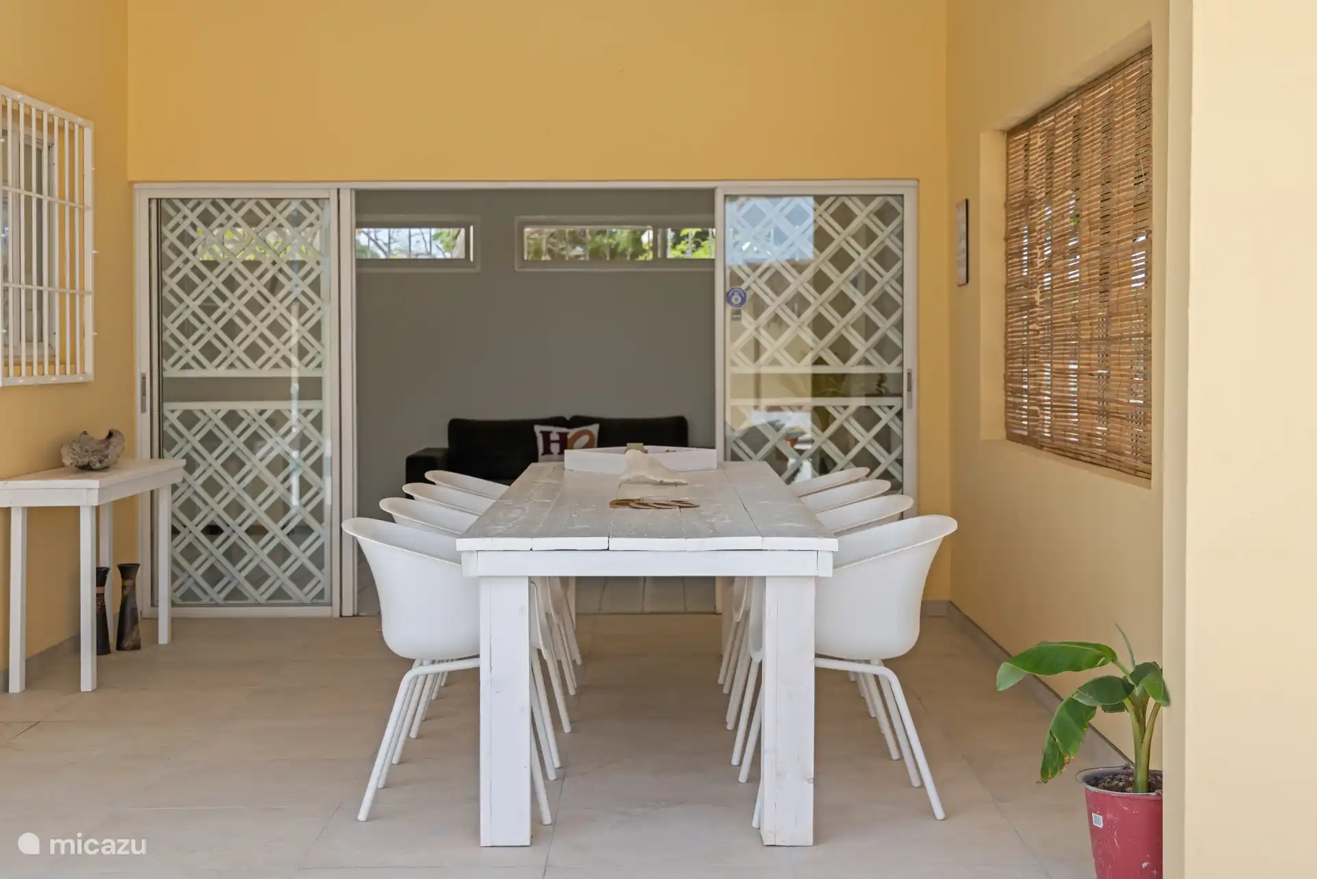 Un lugar agradable para desayunar, tomar algo o una cena extensa juntos
