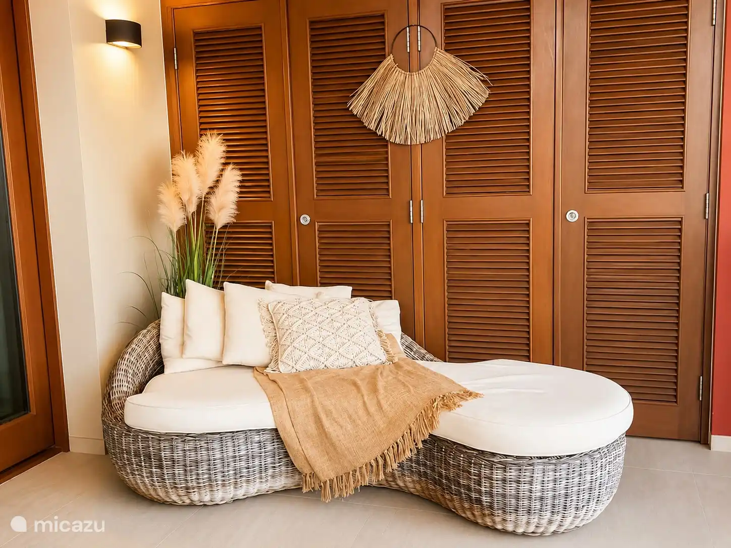 Pleasant lounger to relax.
