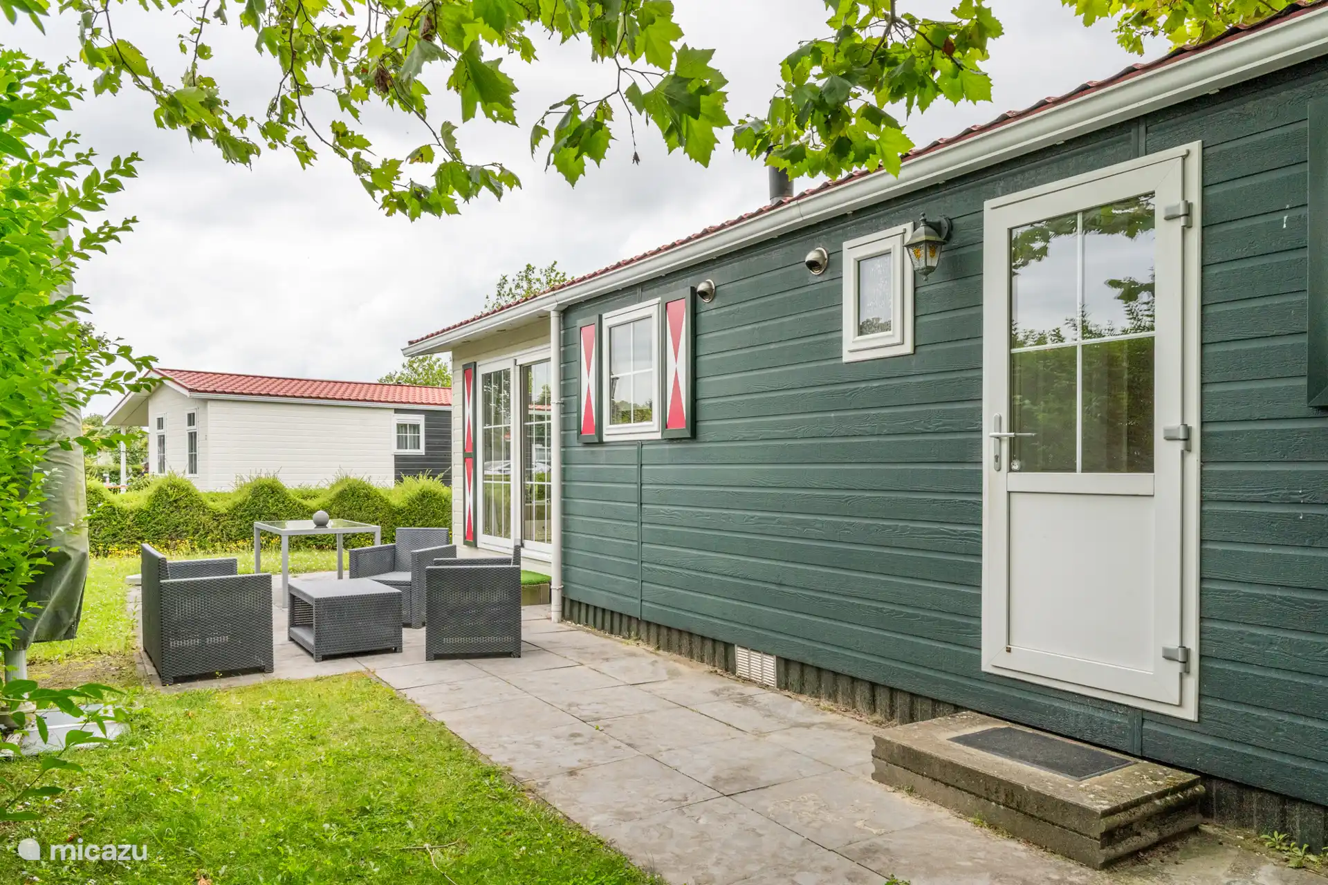 Back of chalet
Garden and lounge set