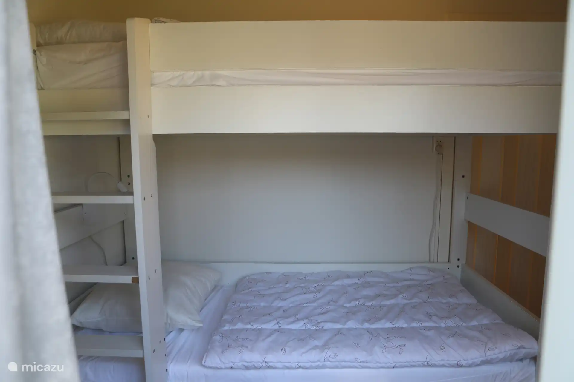 Bedroom 2
1 bunk bed for 2 people
