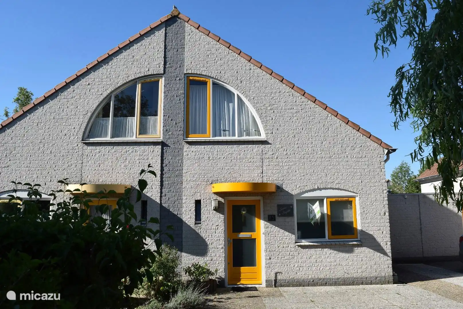 Vorderseite des Hauses
