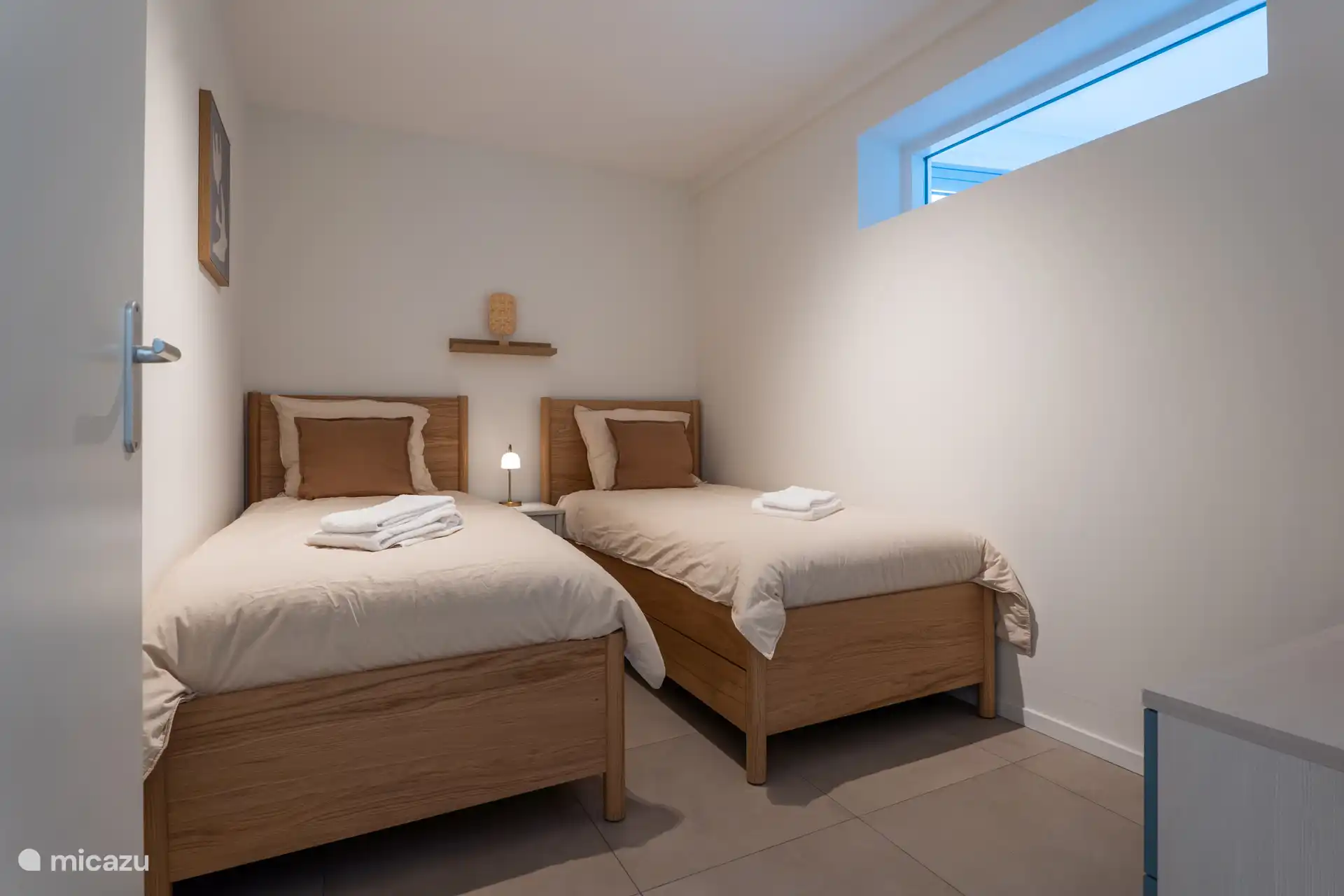 Bedroom 2
2 single beds