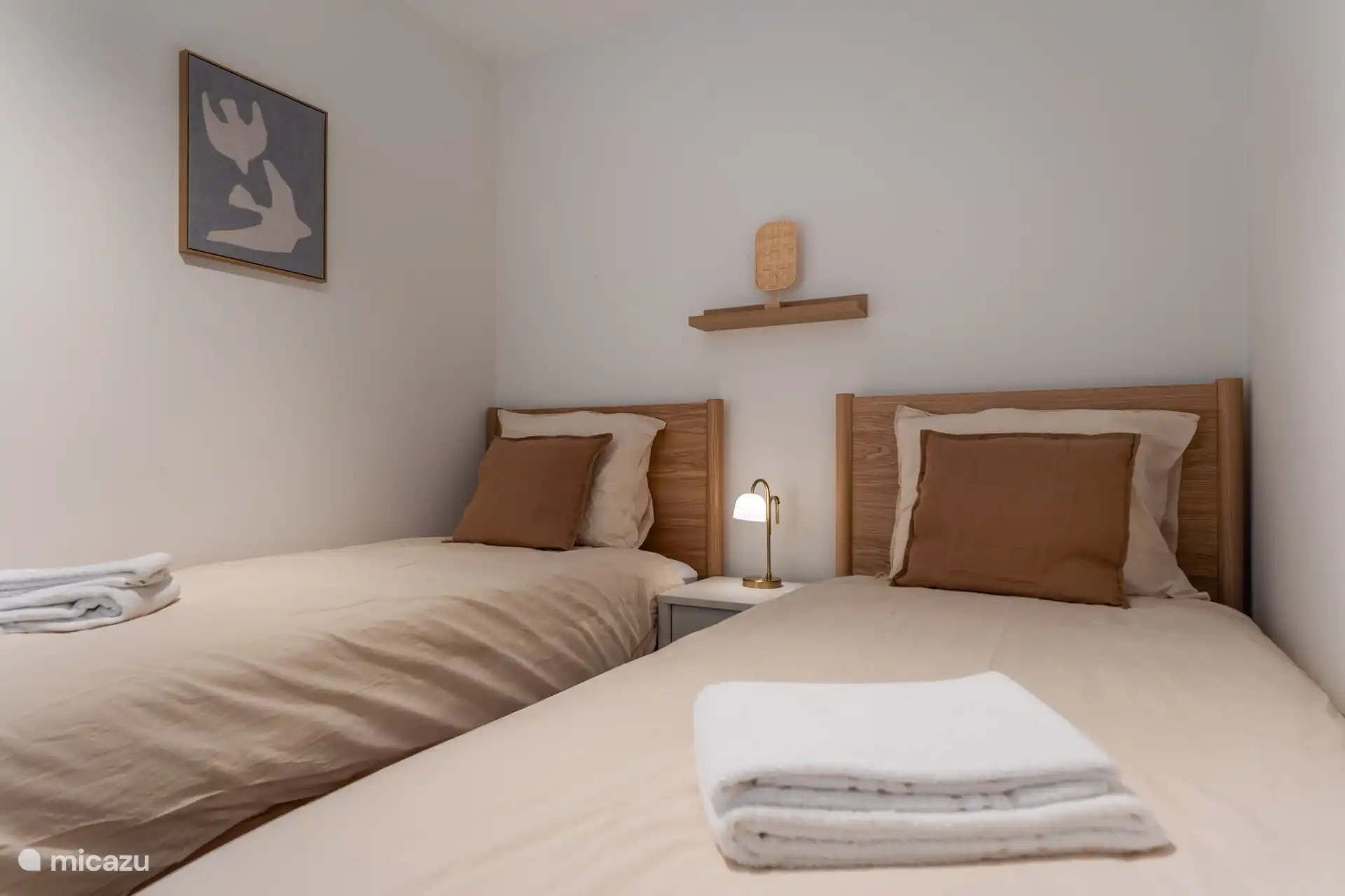 Bedroom 2
2 single beds