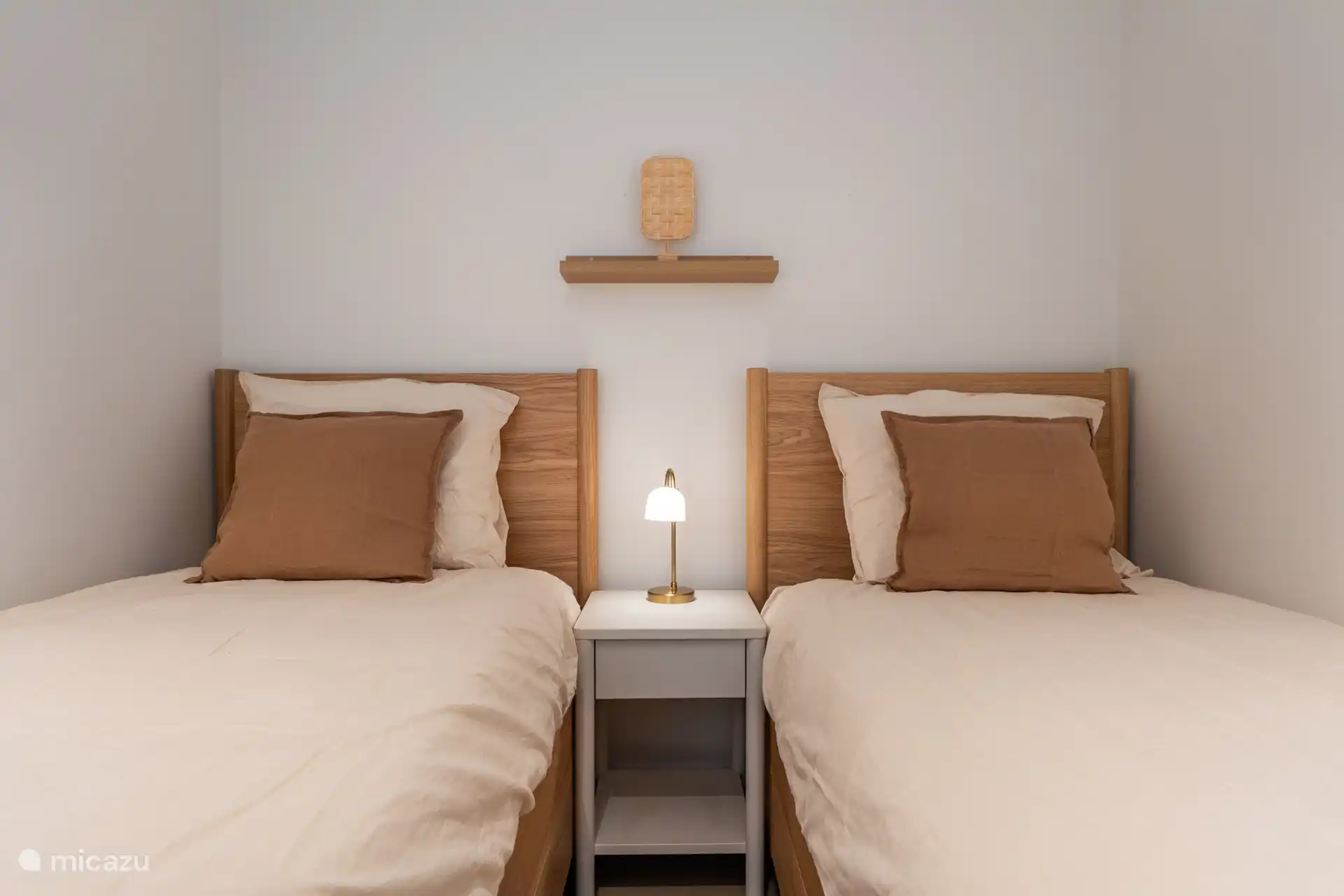 Bedroom 2
2 single beds