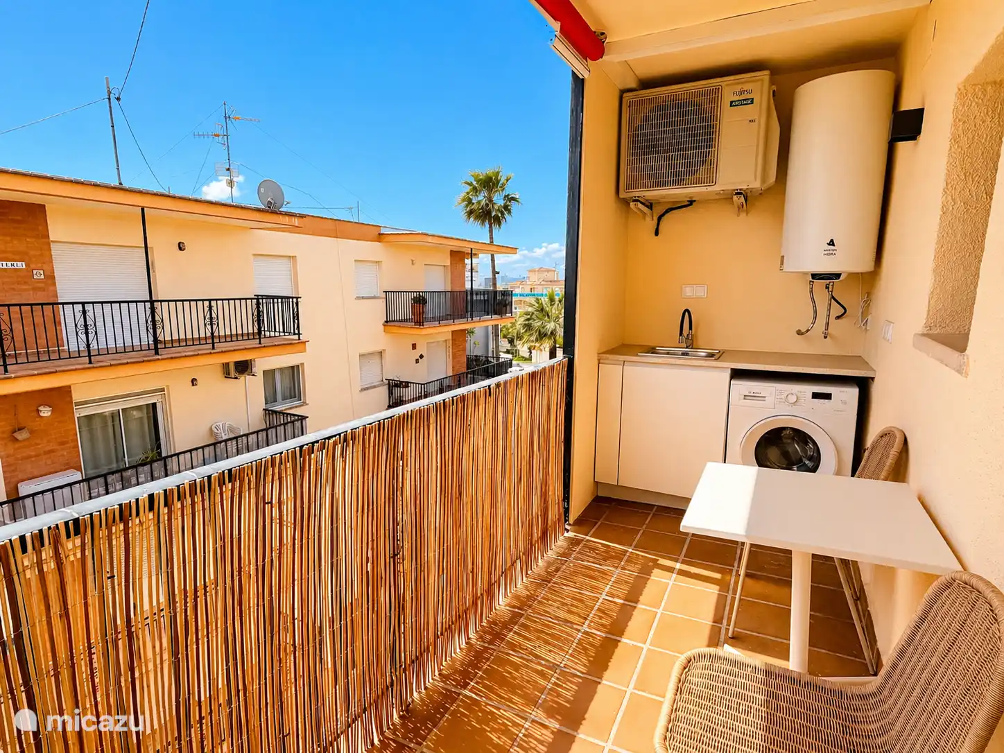 Other balcony with washing machine
