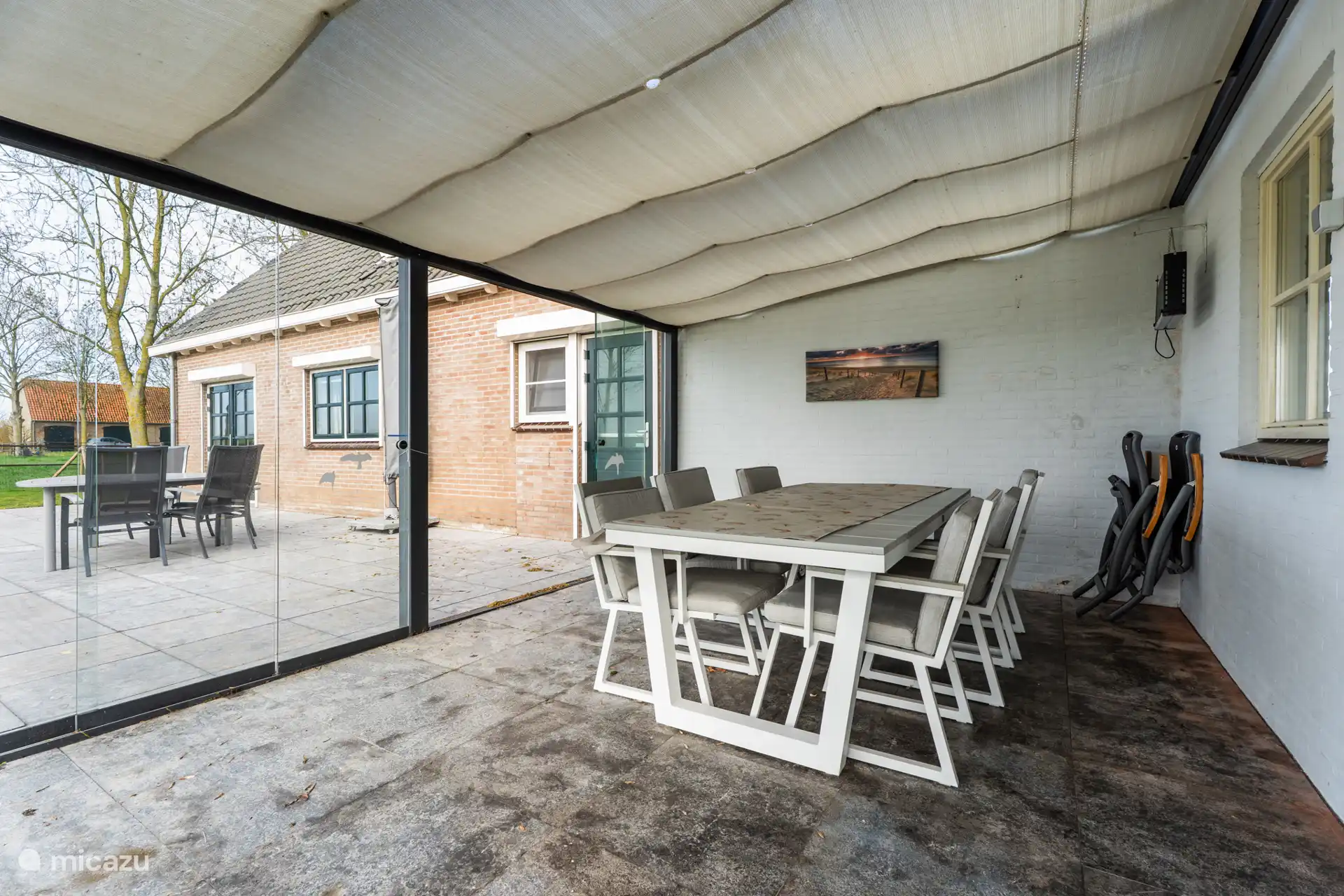 Covered terrace garden