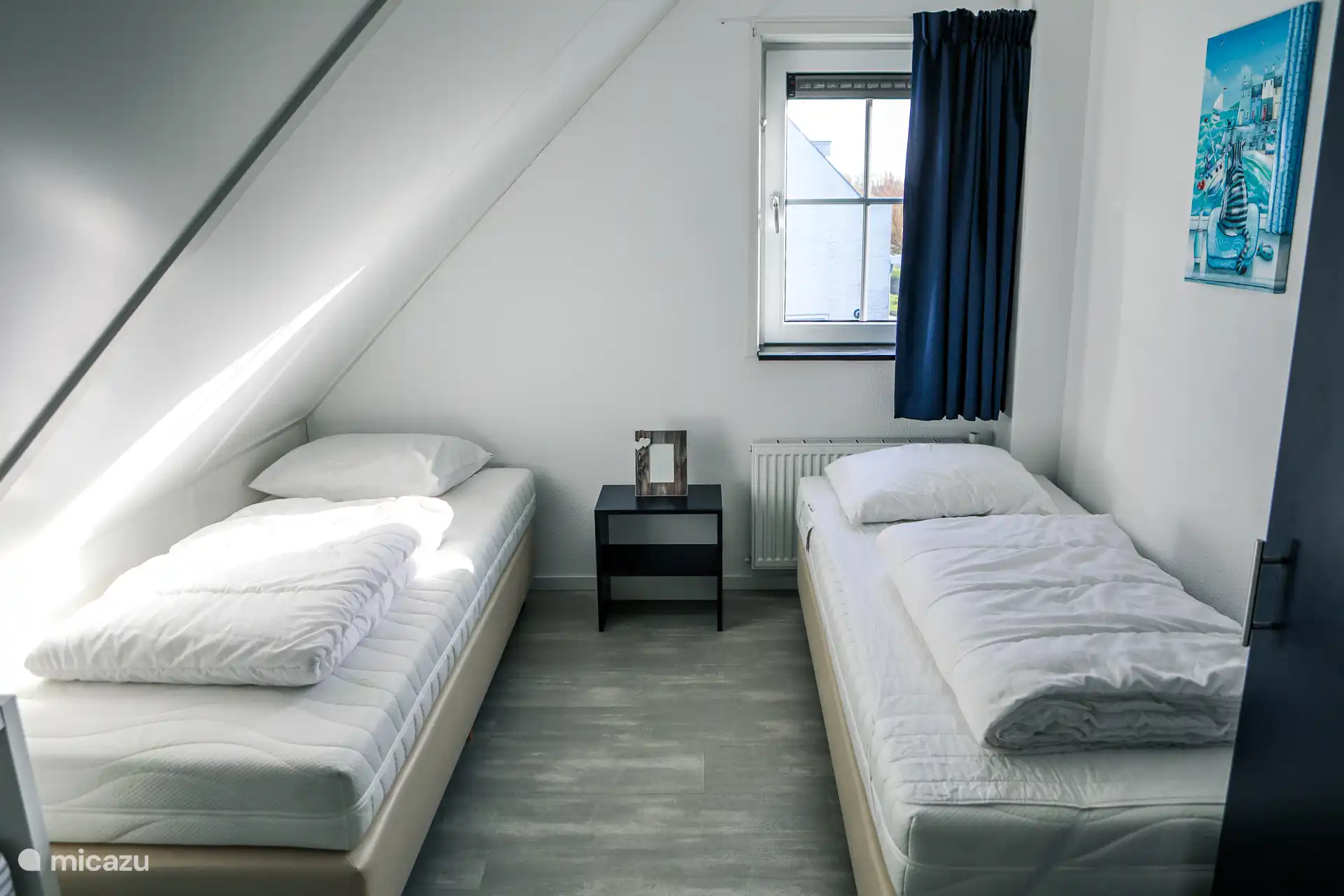 Bedroom 2
2 single beds