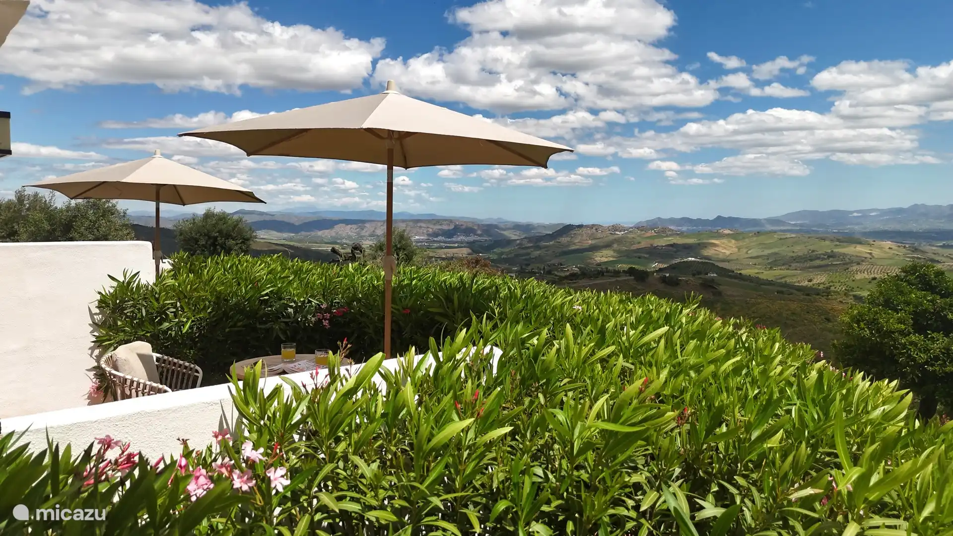 Cortijo La Pura en España, Andalucía, Casarabonela - alojamiento y desayuno