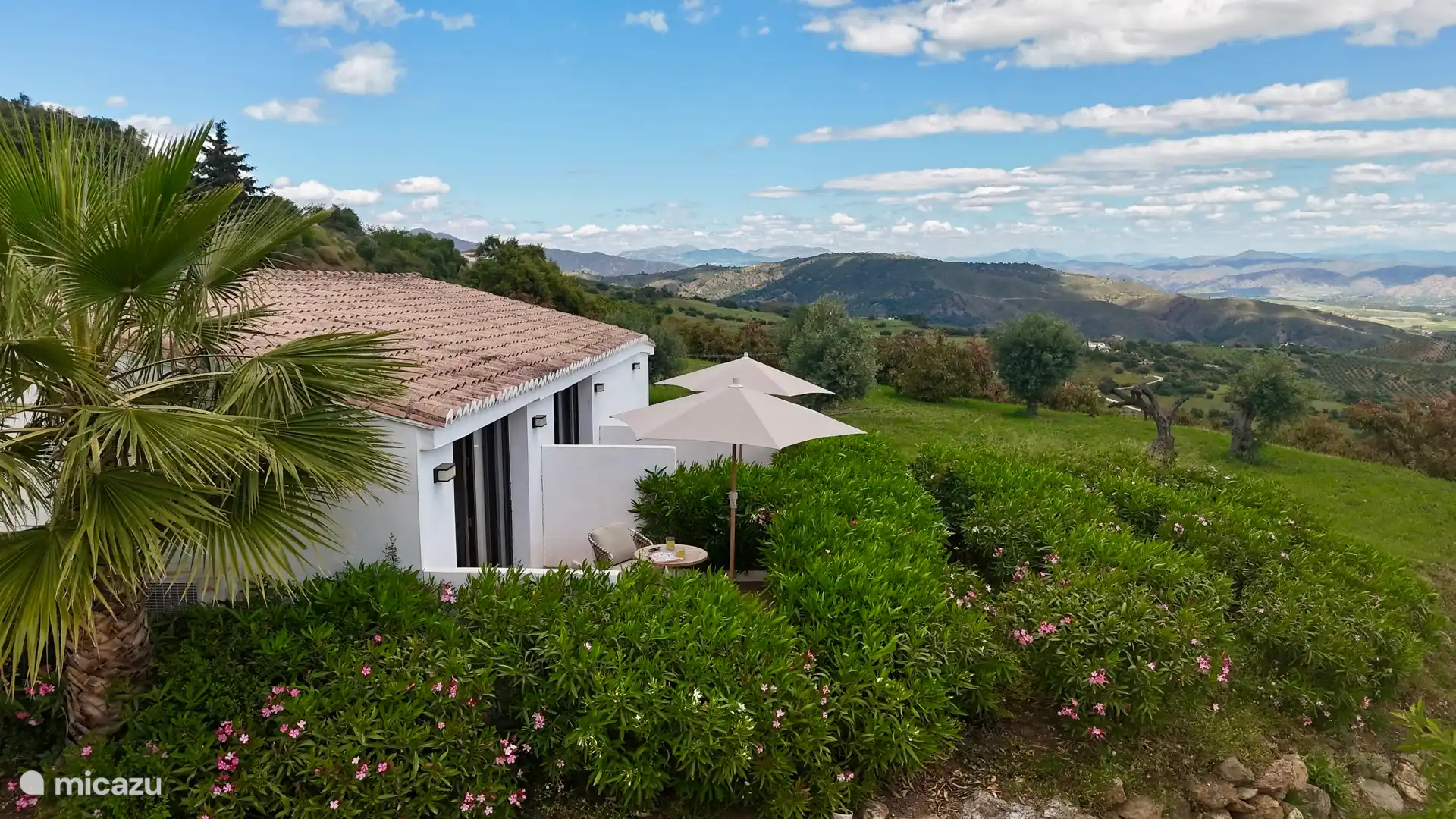Ambas habitaciones cuentan con una terraza privada para disfrutar de las vistas y la naturaleza en paz.