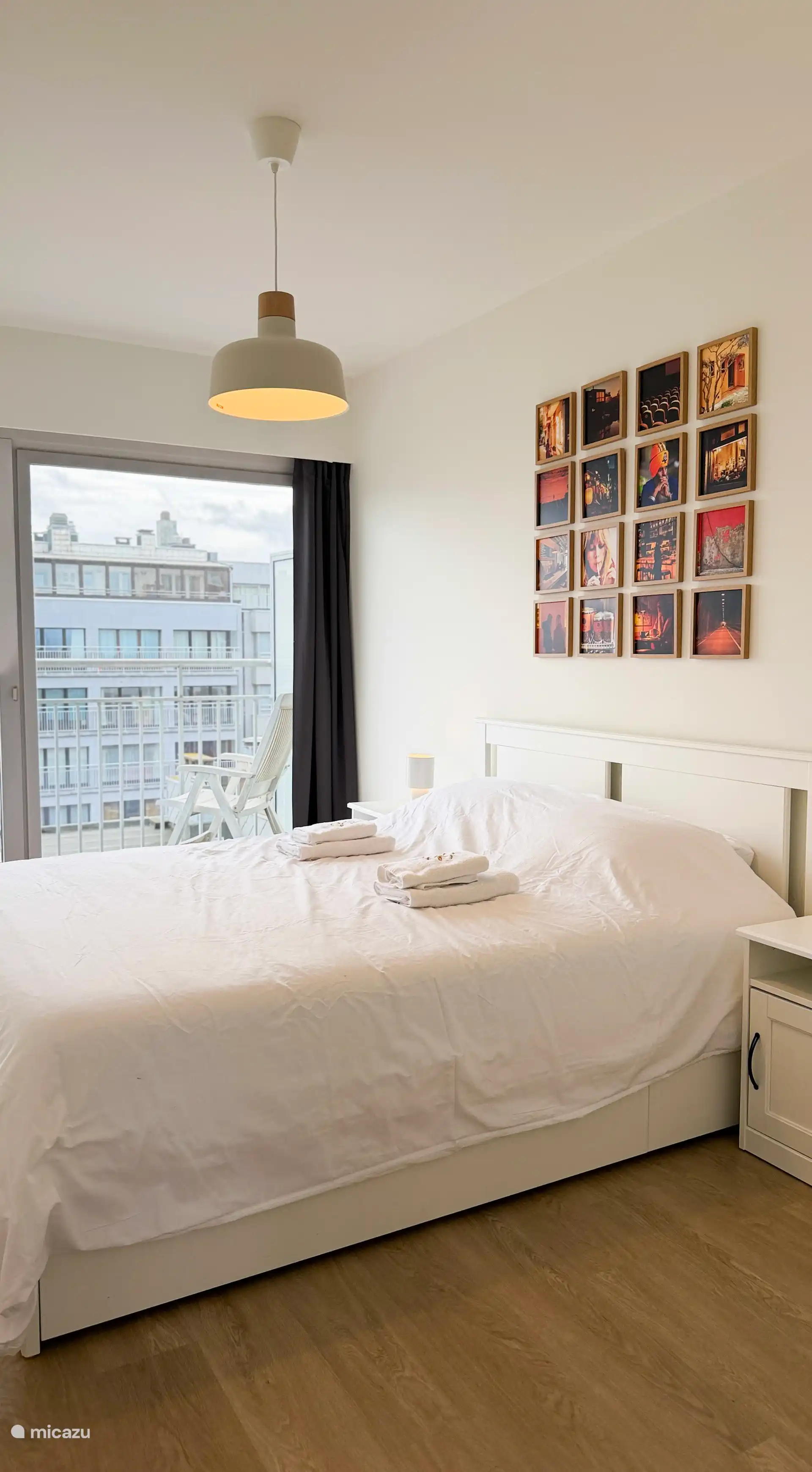 Bedroom with double bed suitable for 2 people
