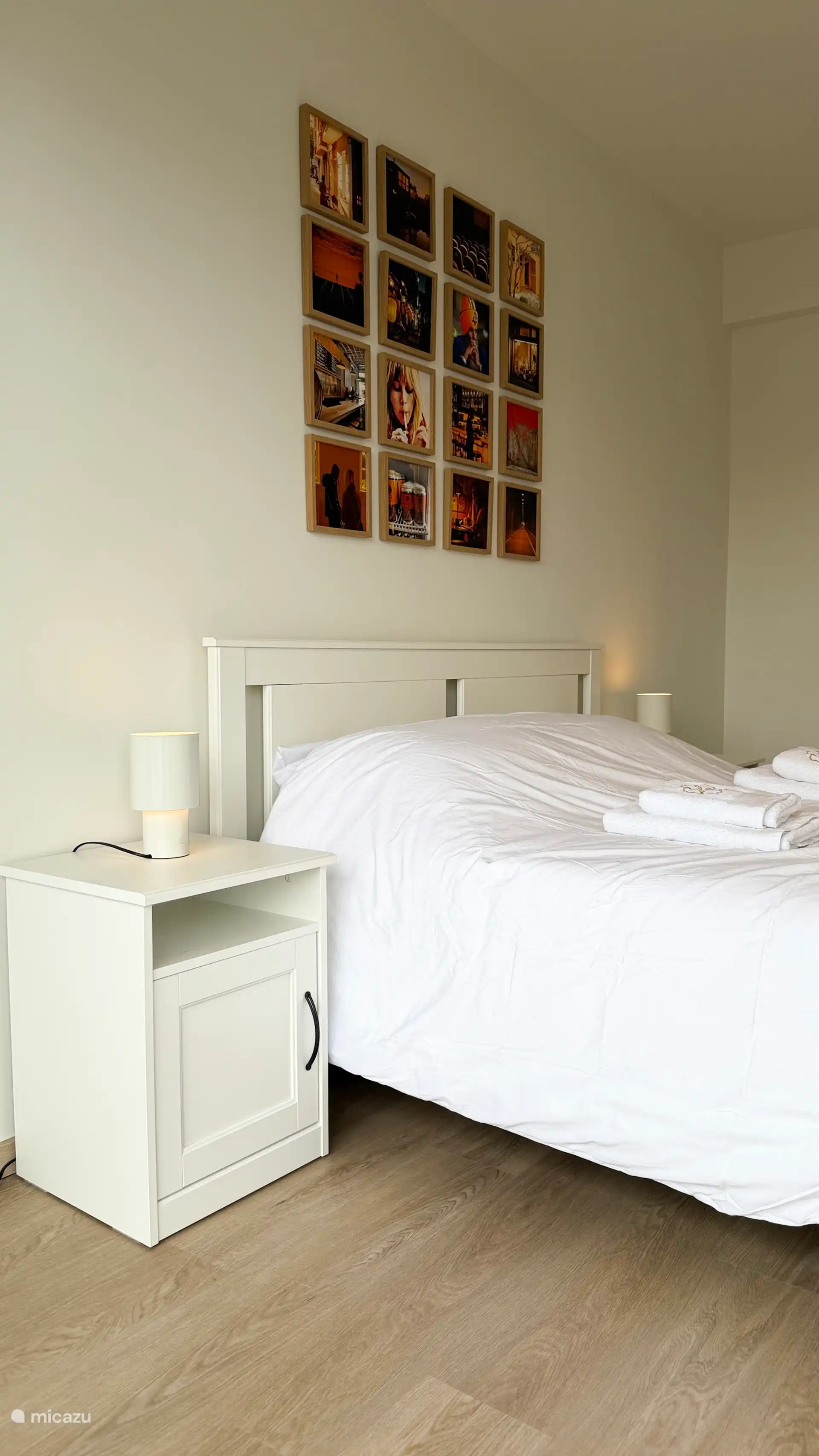 Bedroom with double bed suitable for 2 people