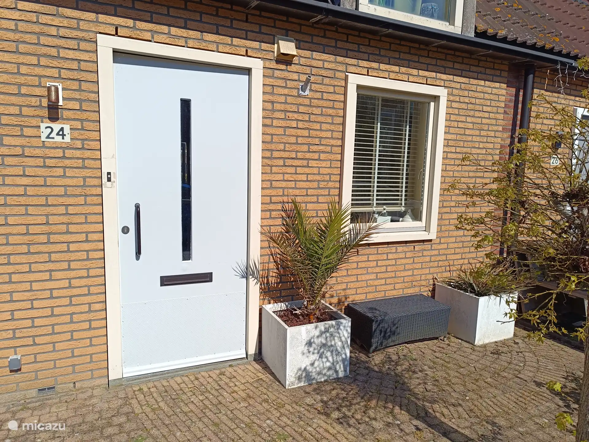 Voortuin en voordeur