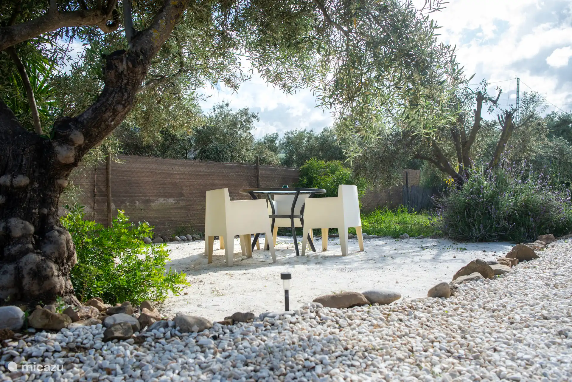 Eettafel buiten met 4 stoelen