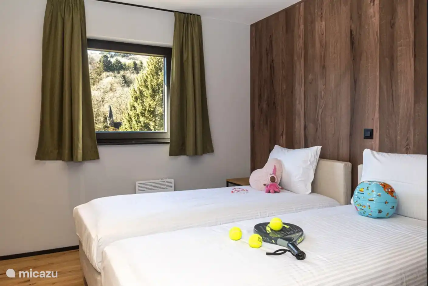 Schlafzimmer mit 2 Einzelbetten 90x200 cm