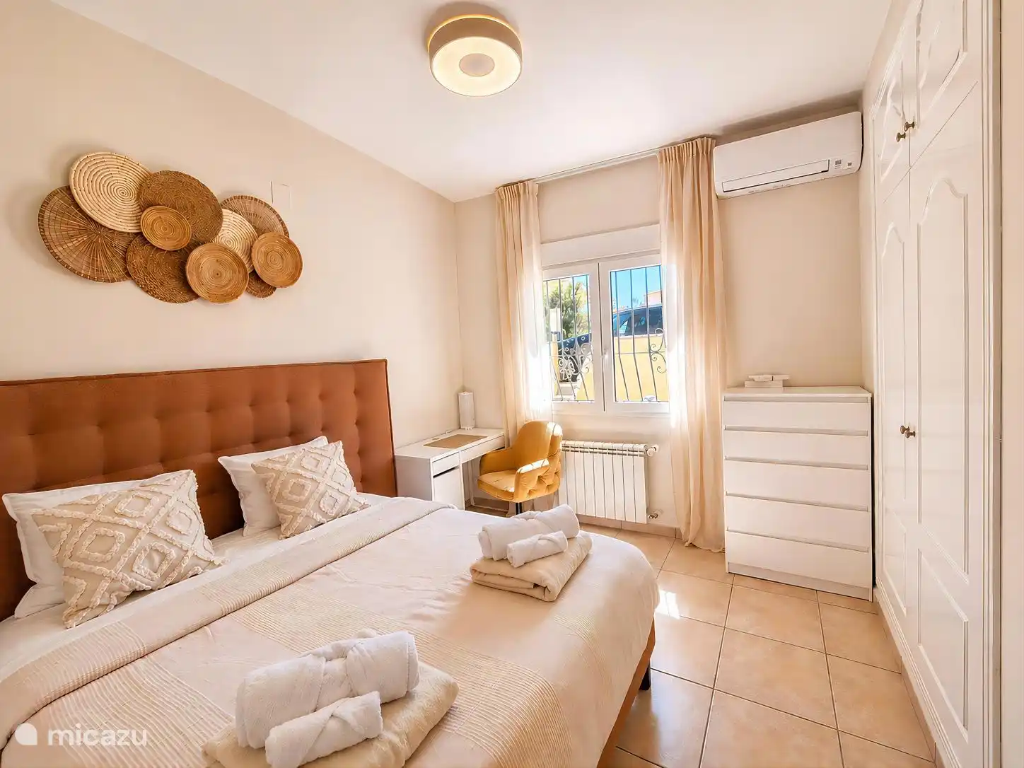 2nd bedroom