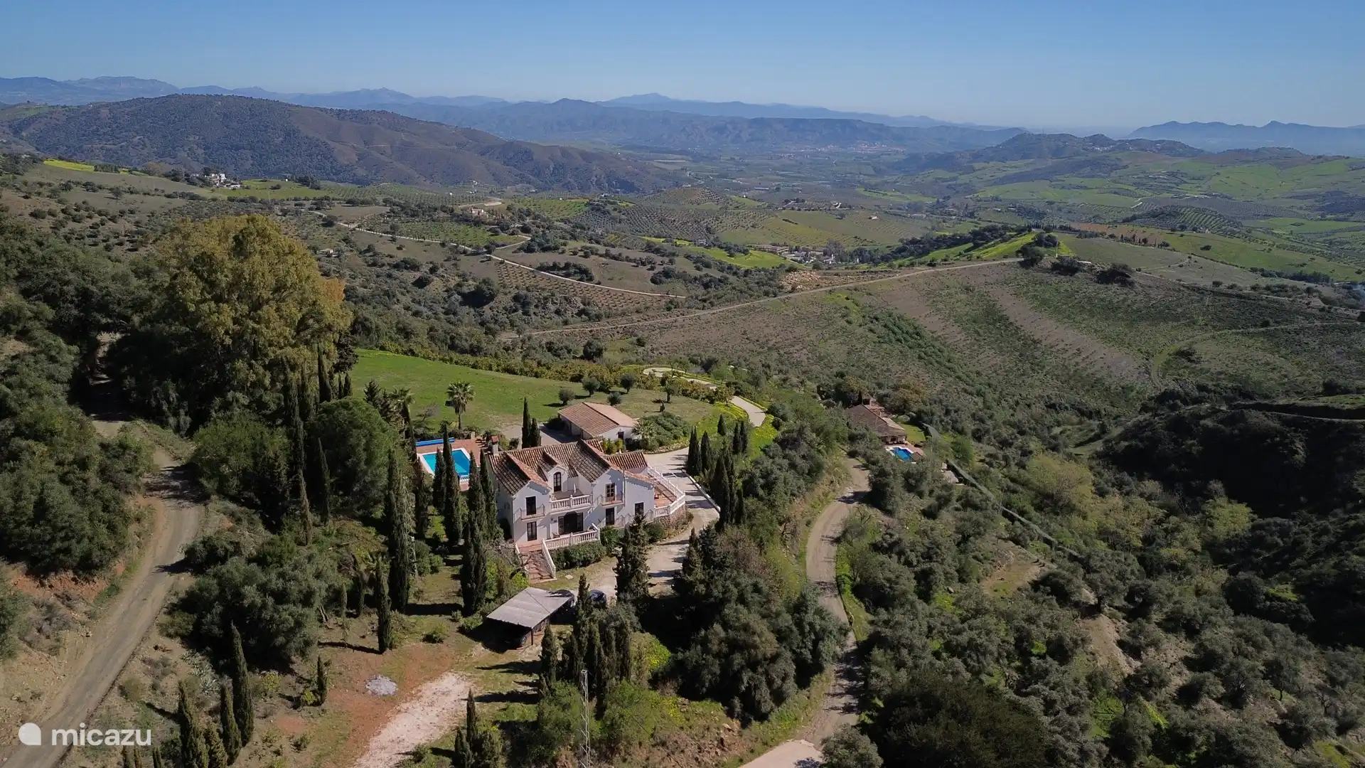 Cortijo la Pura - Room Sereno  en España, Andalucía, Casarabonela - Alojamiento y desayuno